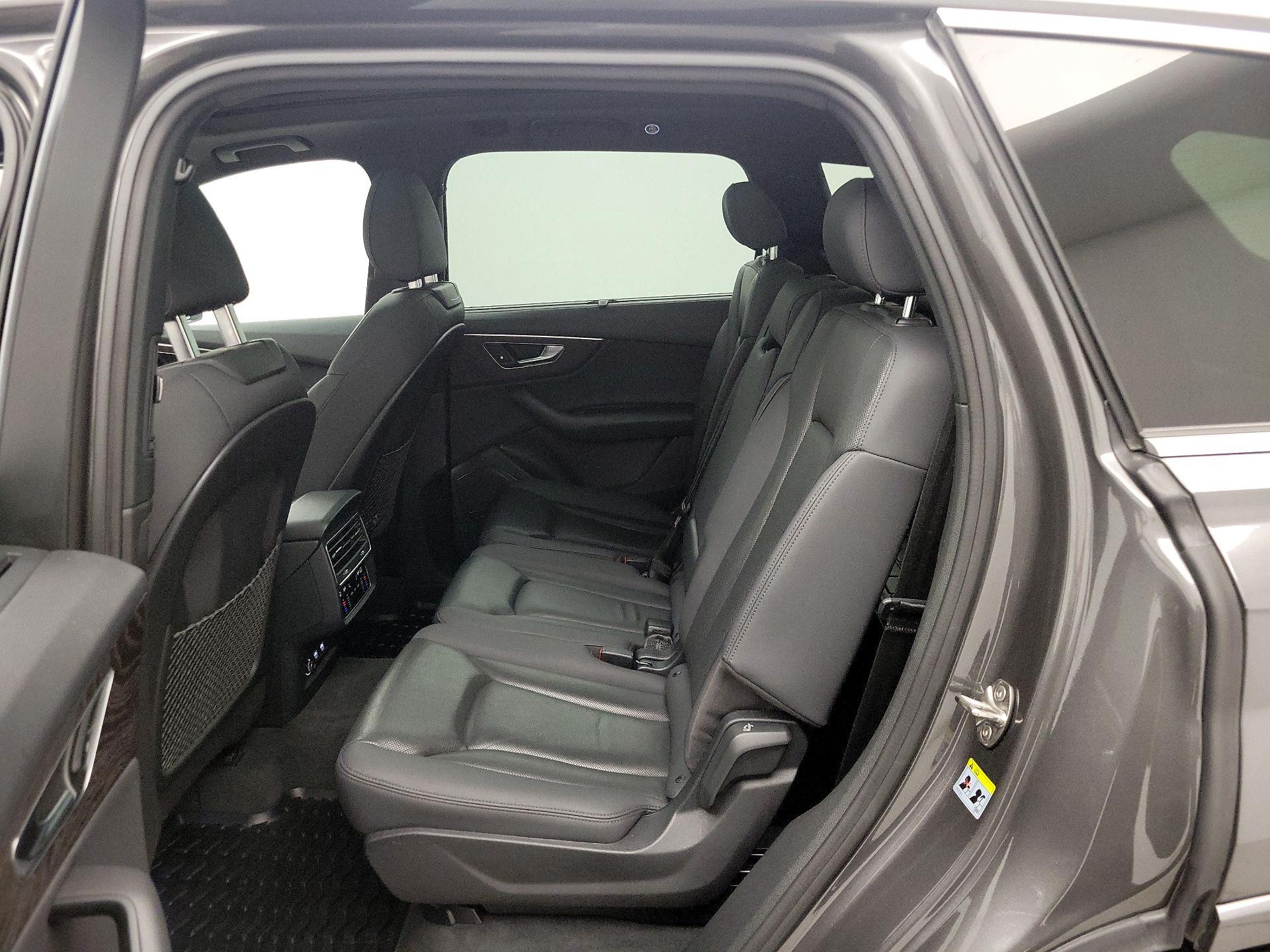 Thumbnail: 2020 Audi Q7 - 20