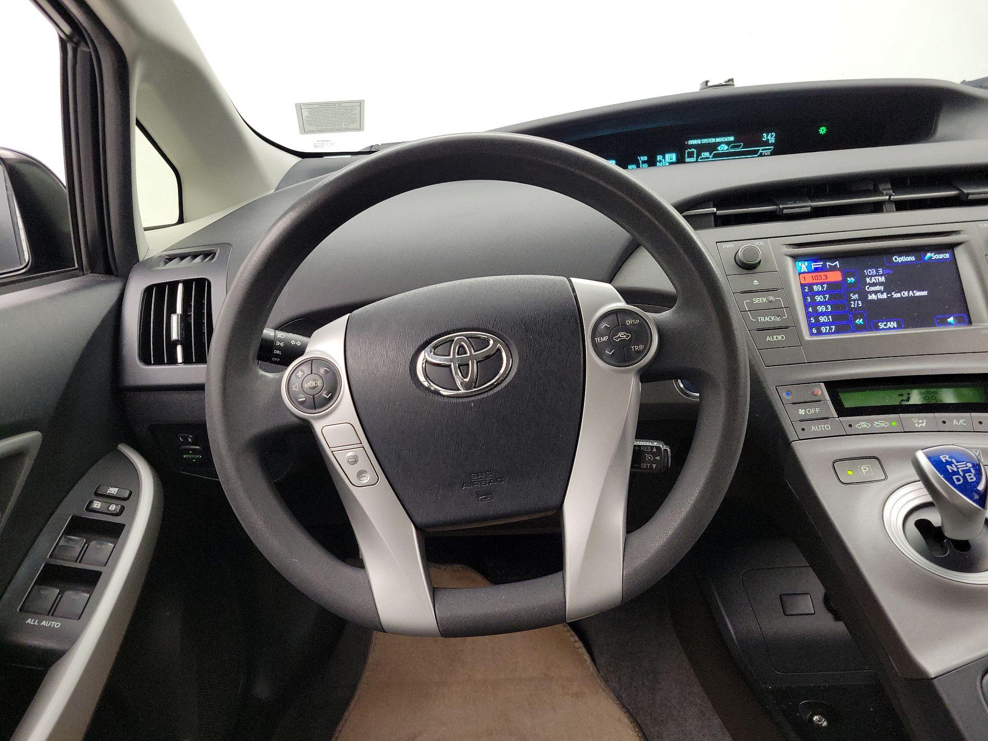 Thumbnail: 2014 Toyota Prius - 10