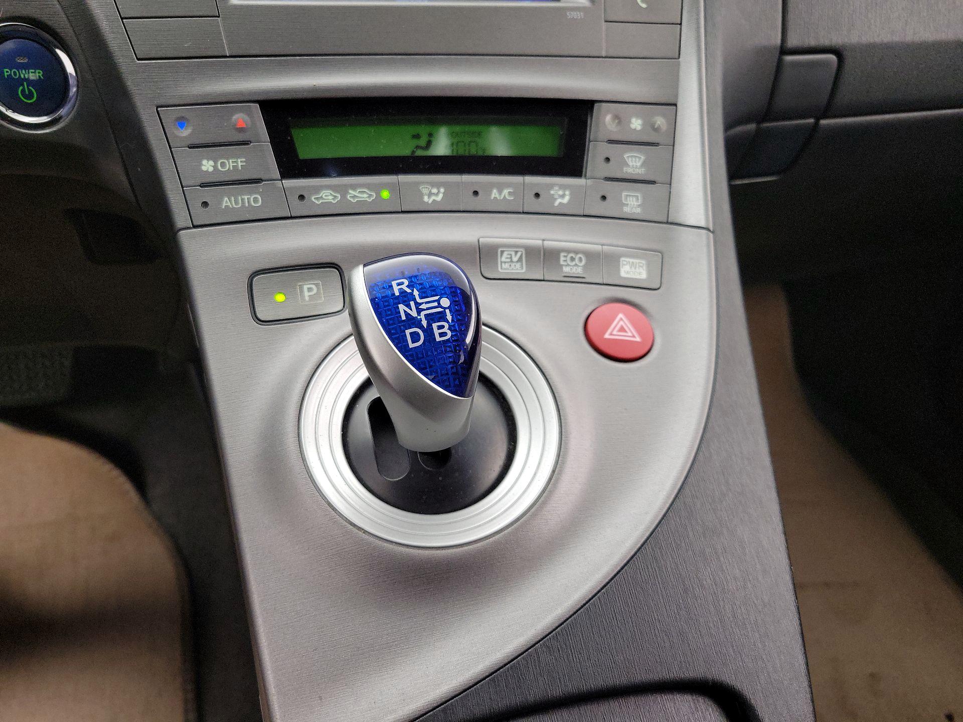 Thumbnail: 2014 Toyota Prius - 16