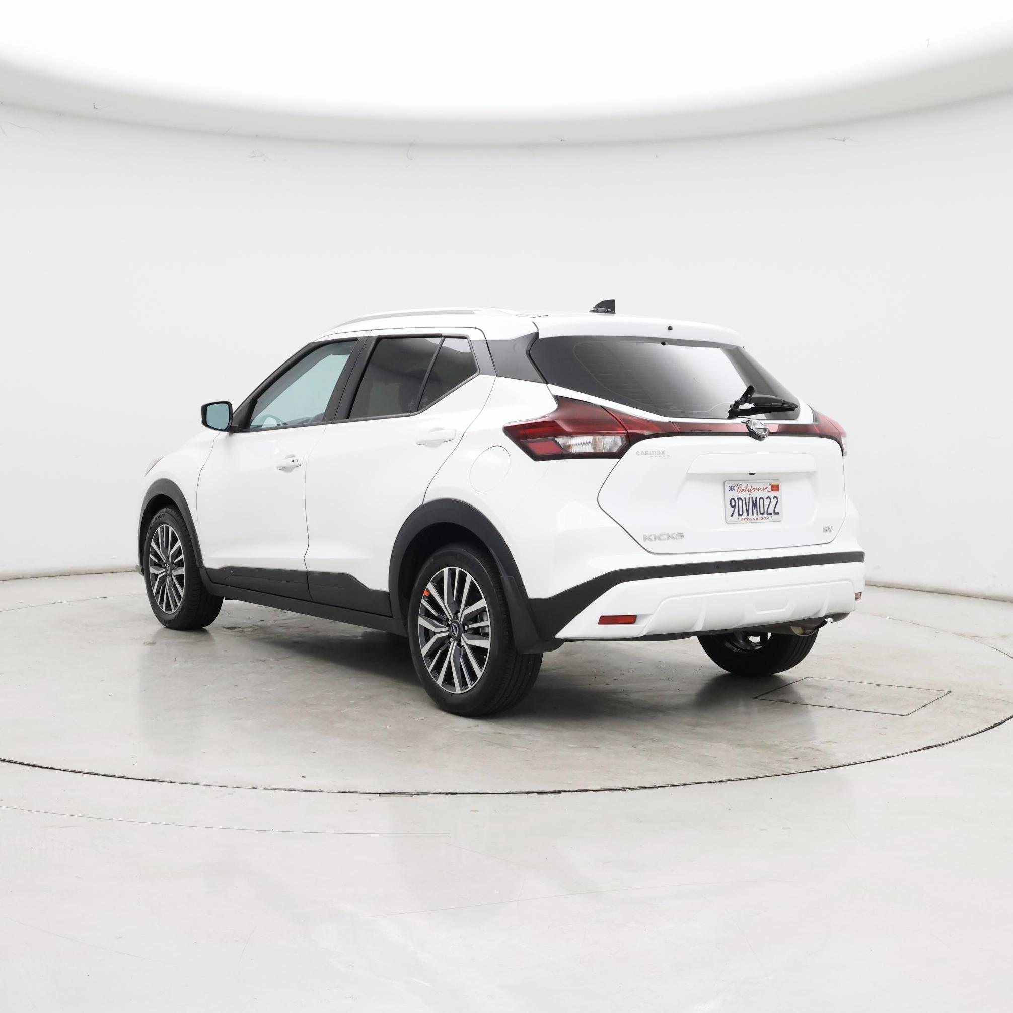 Thumbnail: 2023 Nissan Kicks - 2