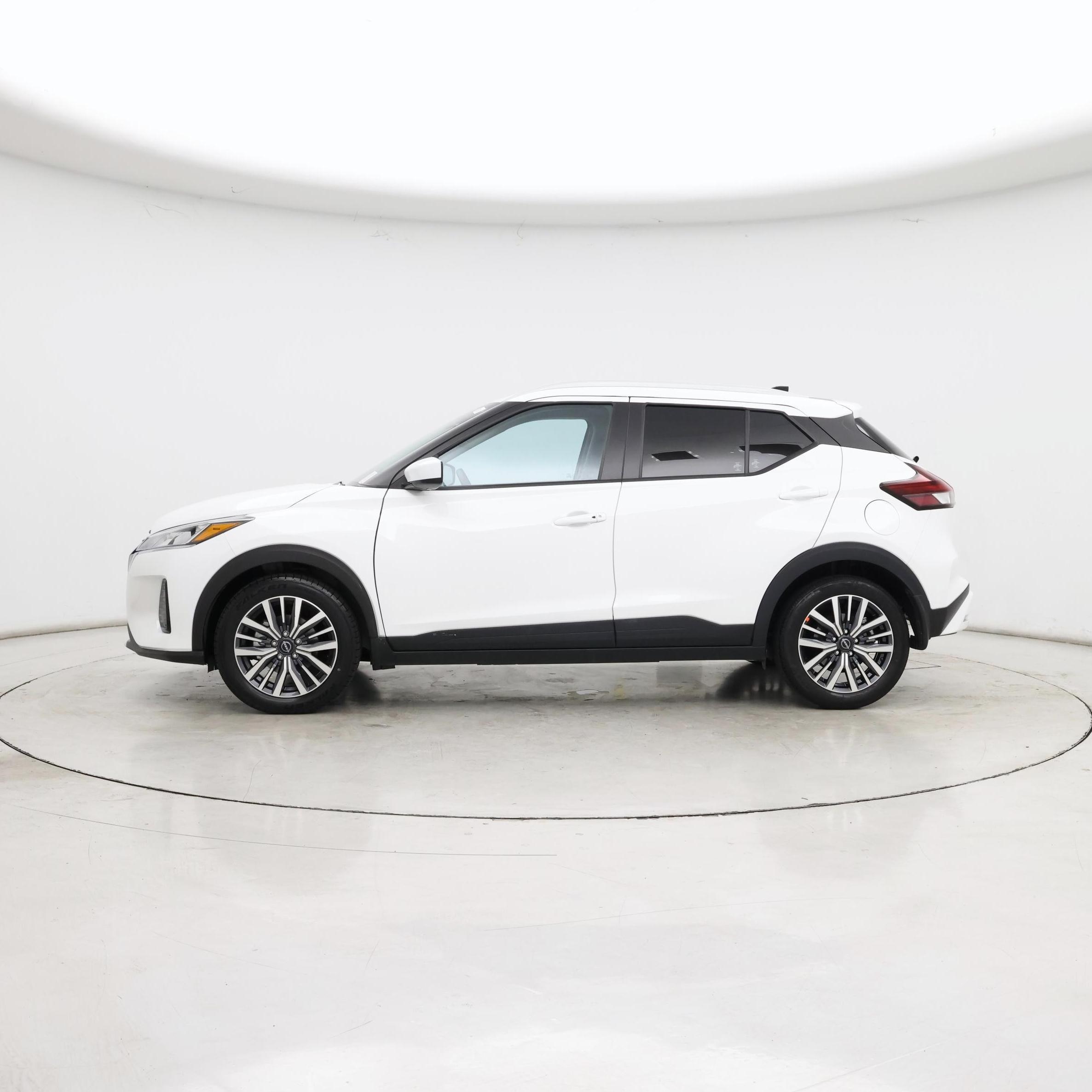 Thumbnail: 2023 Nissan Kicks - 3