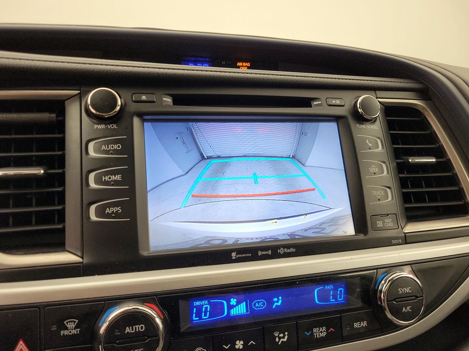 Thumbnail: 2018 Toyota Highlander - 14
