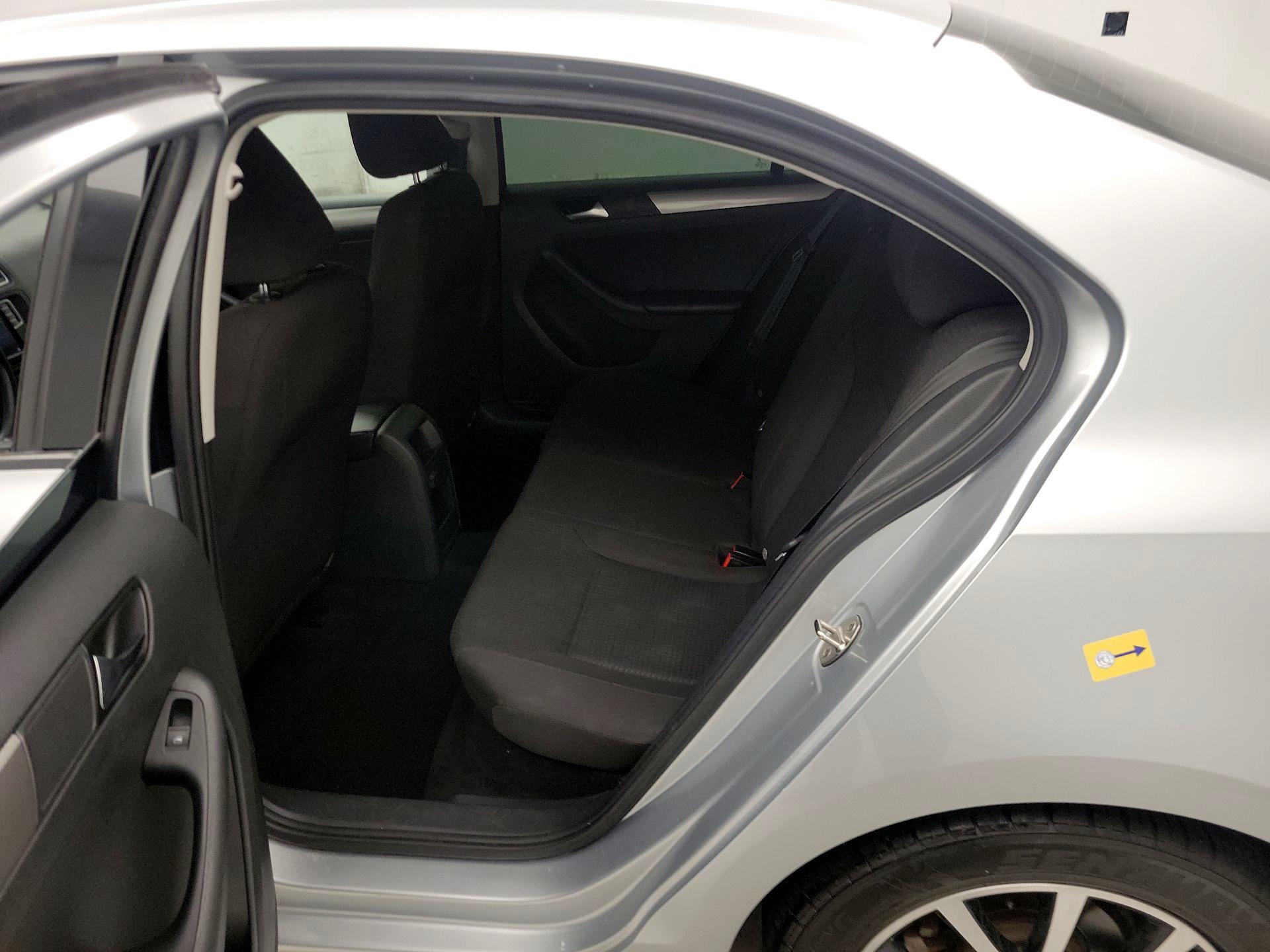 Thumbnail: 2016 Volkswagen Jetta - 19