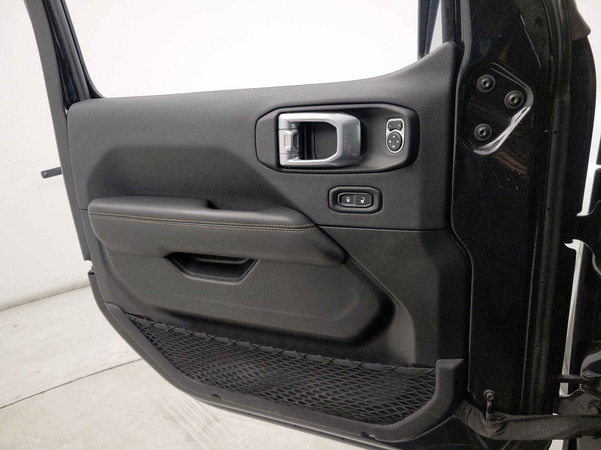 Thumbnail: 2023 Jeep Gladiator - 12