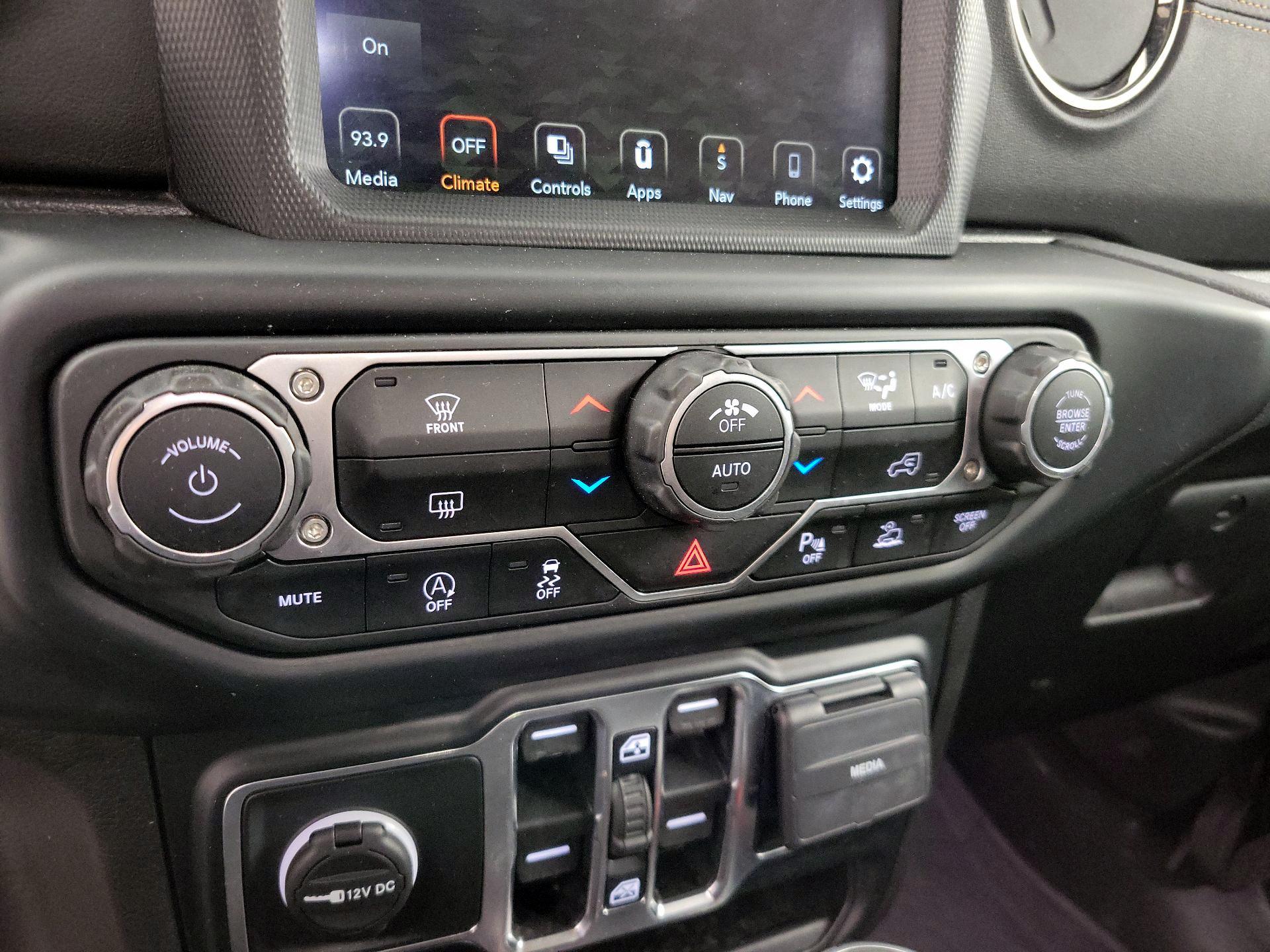 Thumbnail: 2023 Jeep Gladiator - 17