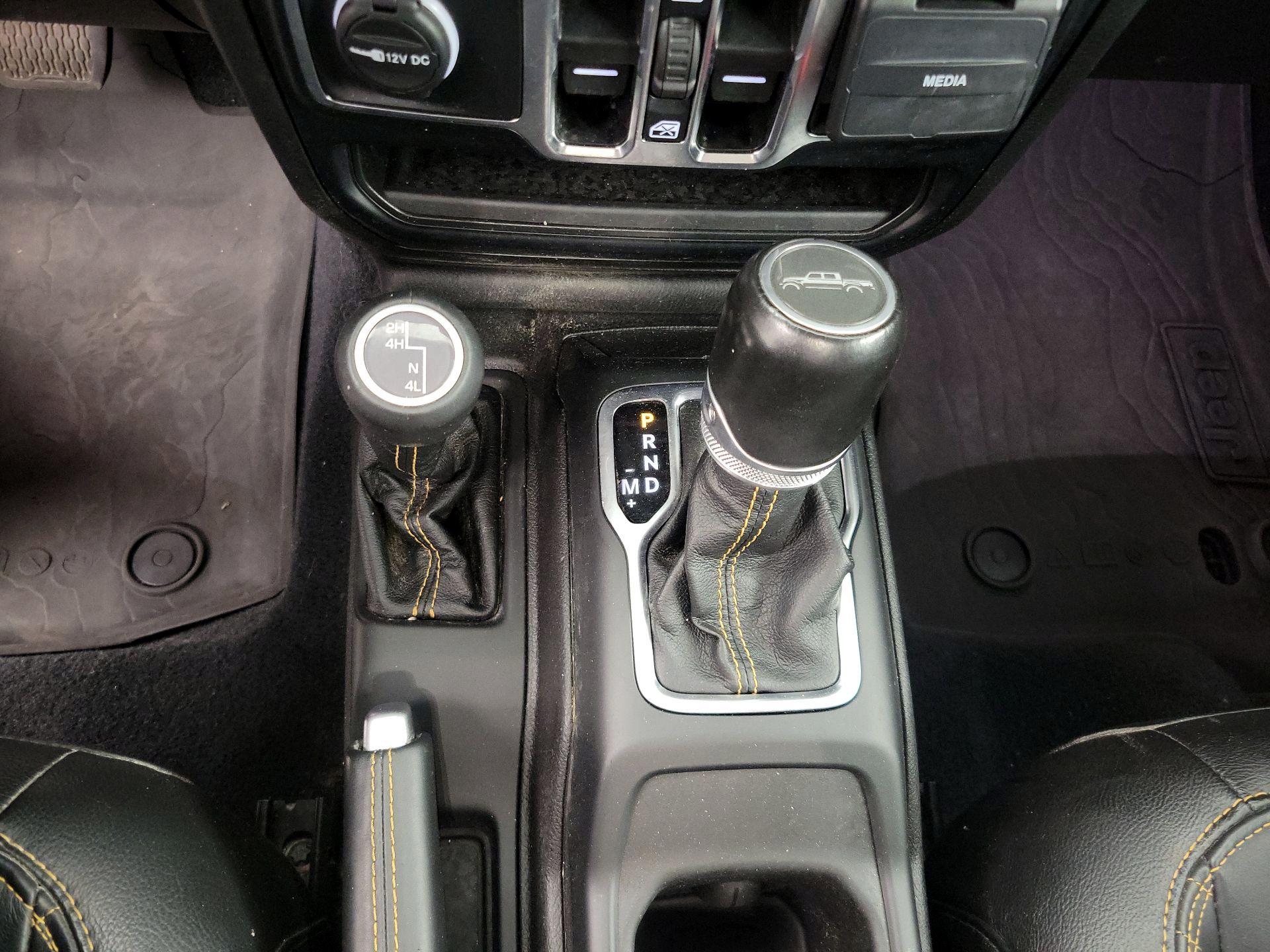 Thumbnail: 2023 Jeep Gladiator - 18