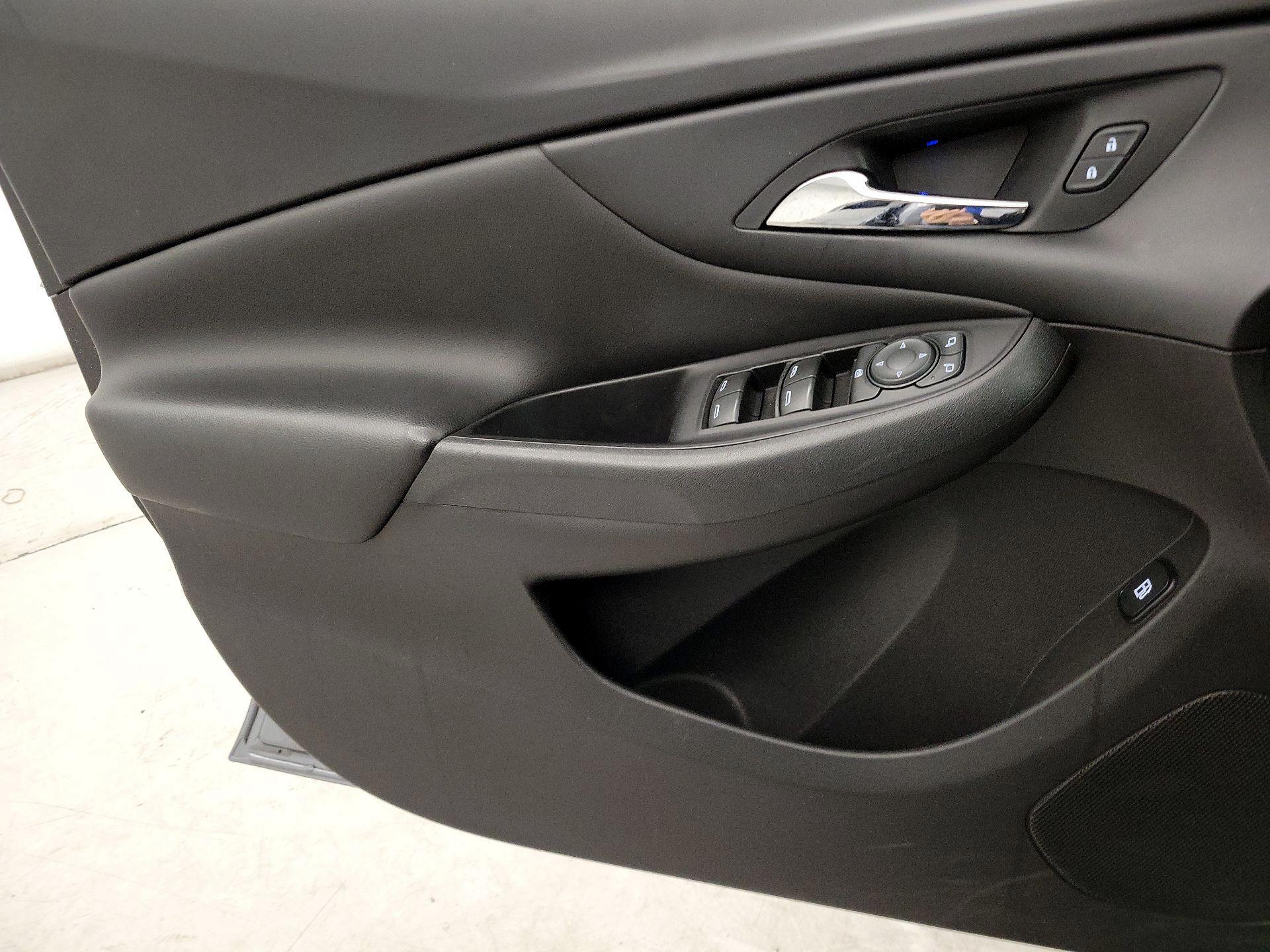 Thumbnail: 2019 Chevrolet Volt - 12