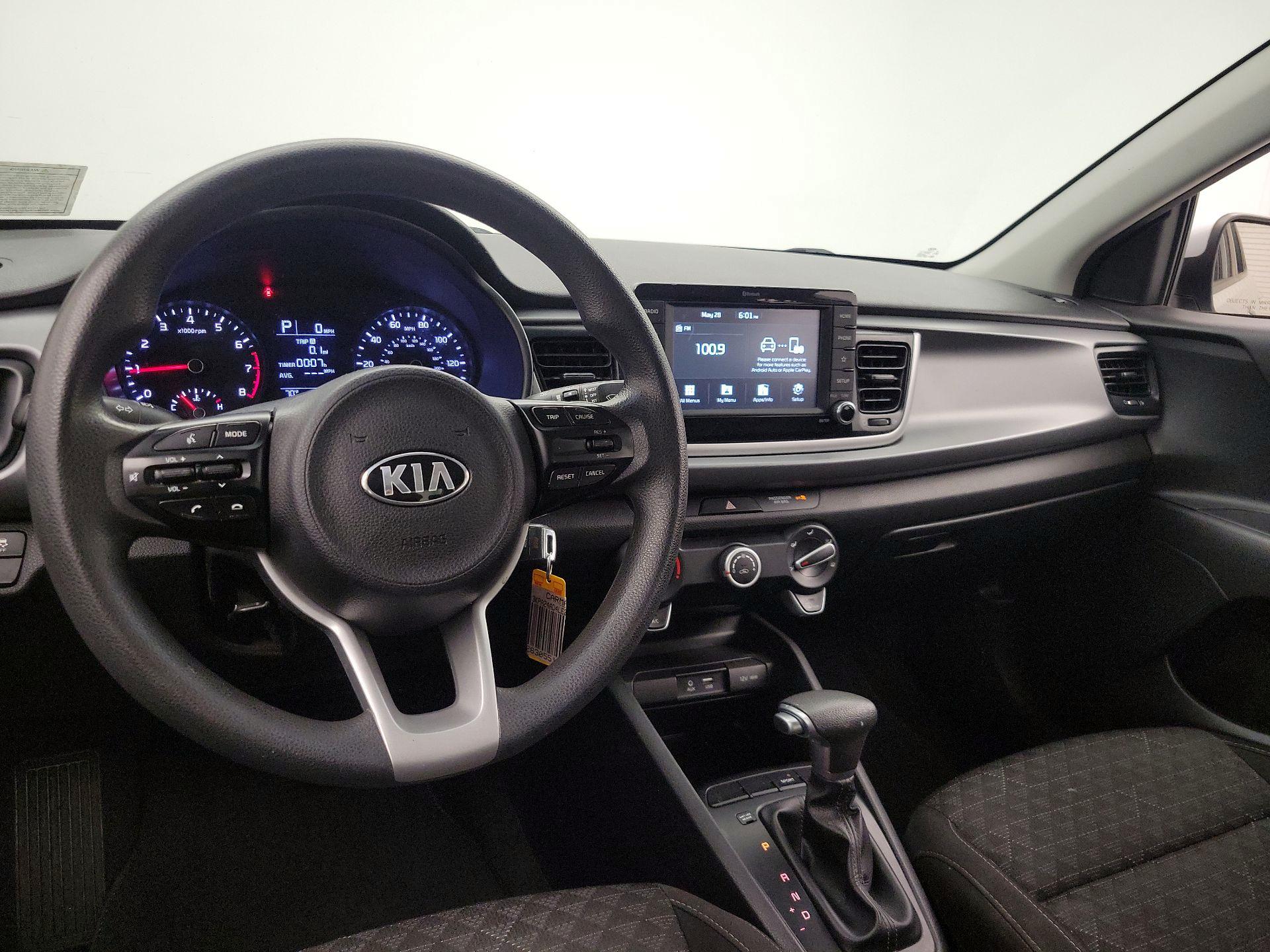 Thumbnail: 2020 Kia Rio - 9