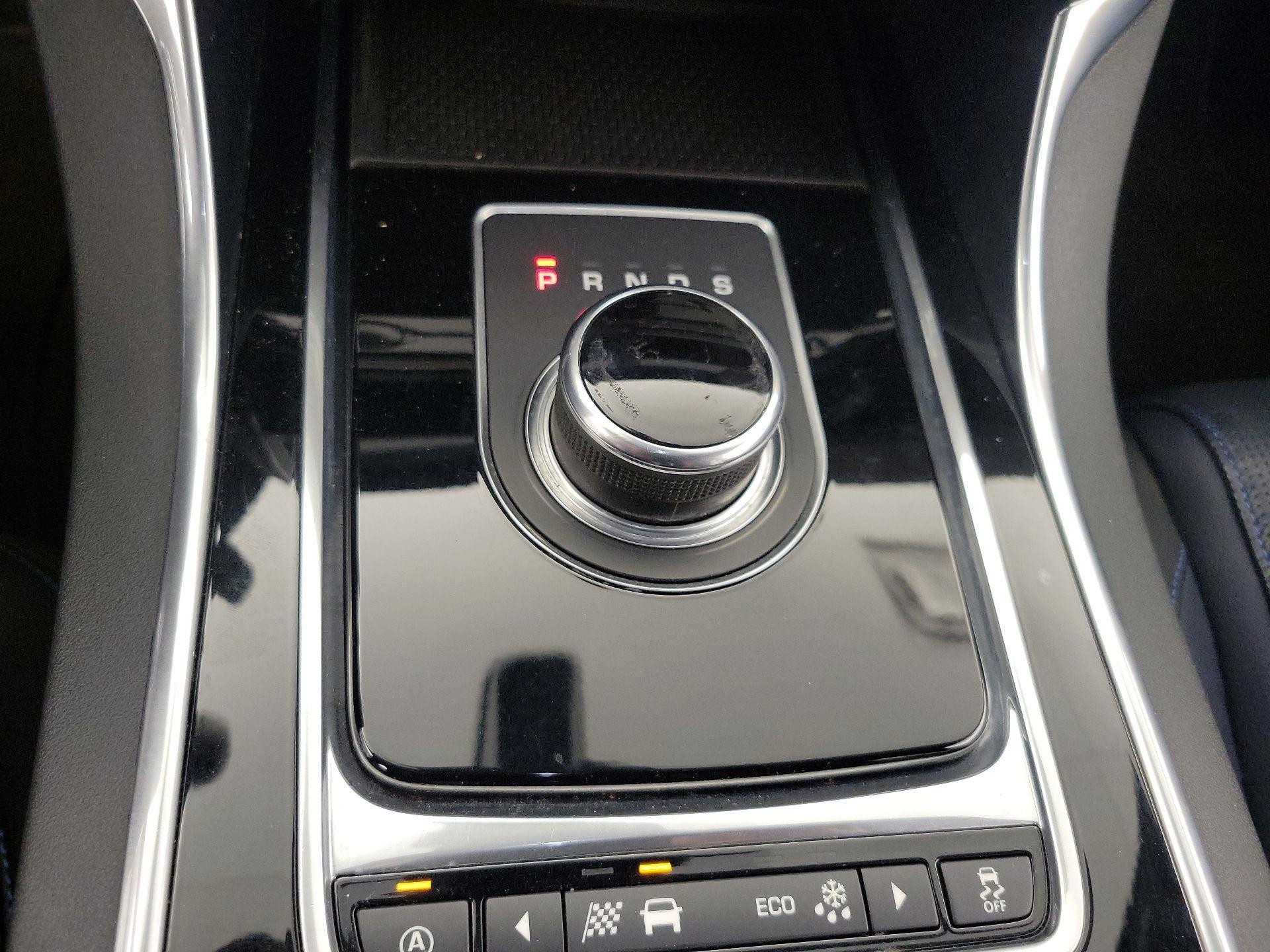 Thumbnail: 2017 Jaguar XE - 18