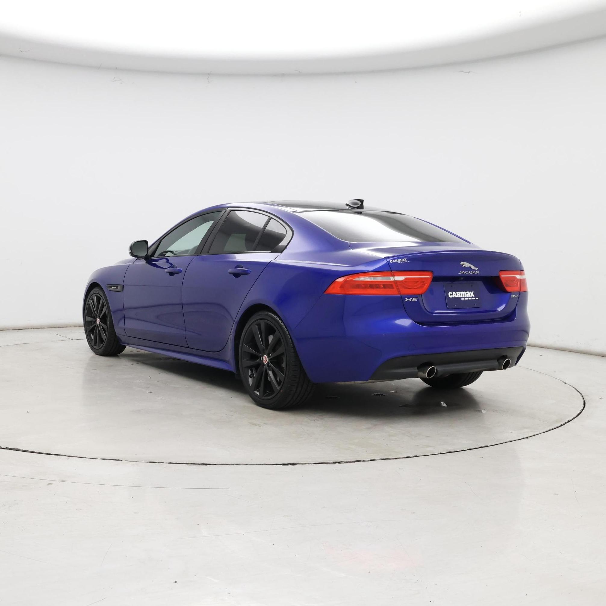 Thumbnail: 2017 Jaguar XE - 2
