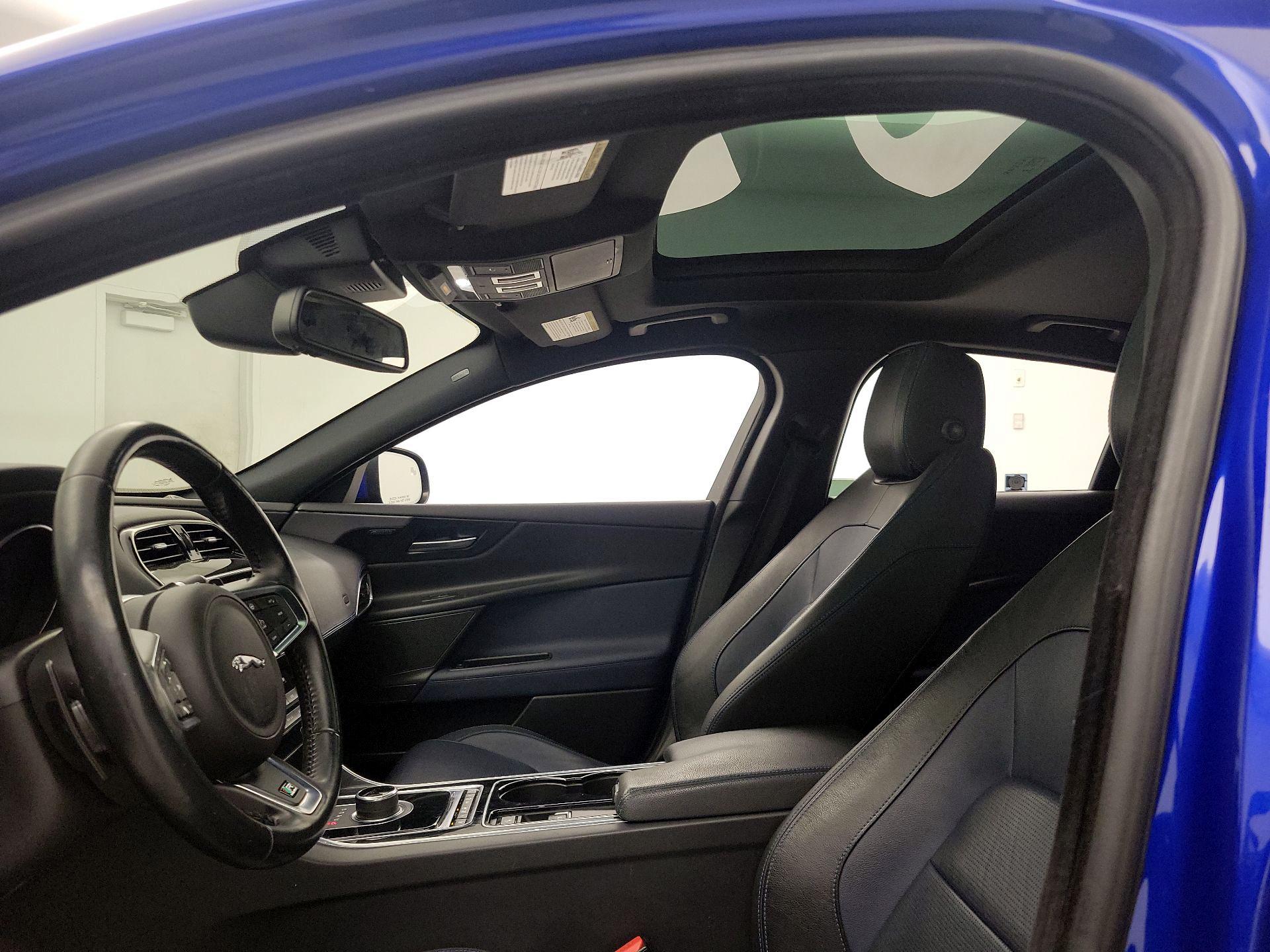 Thumbnail: 2017 Jaguar XE - 20