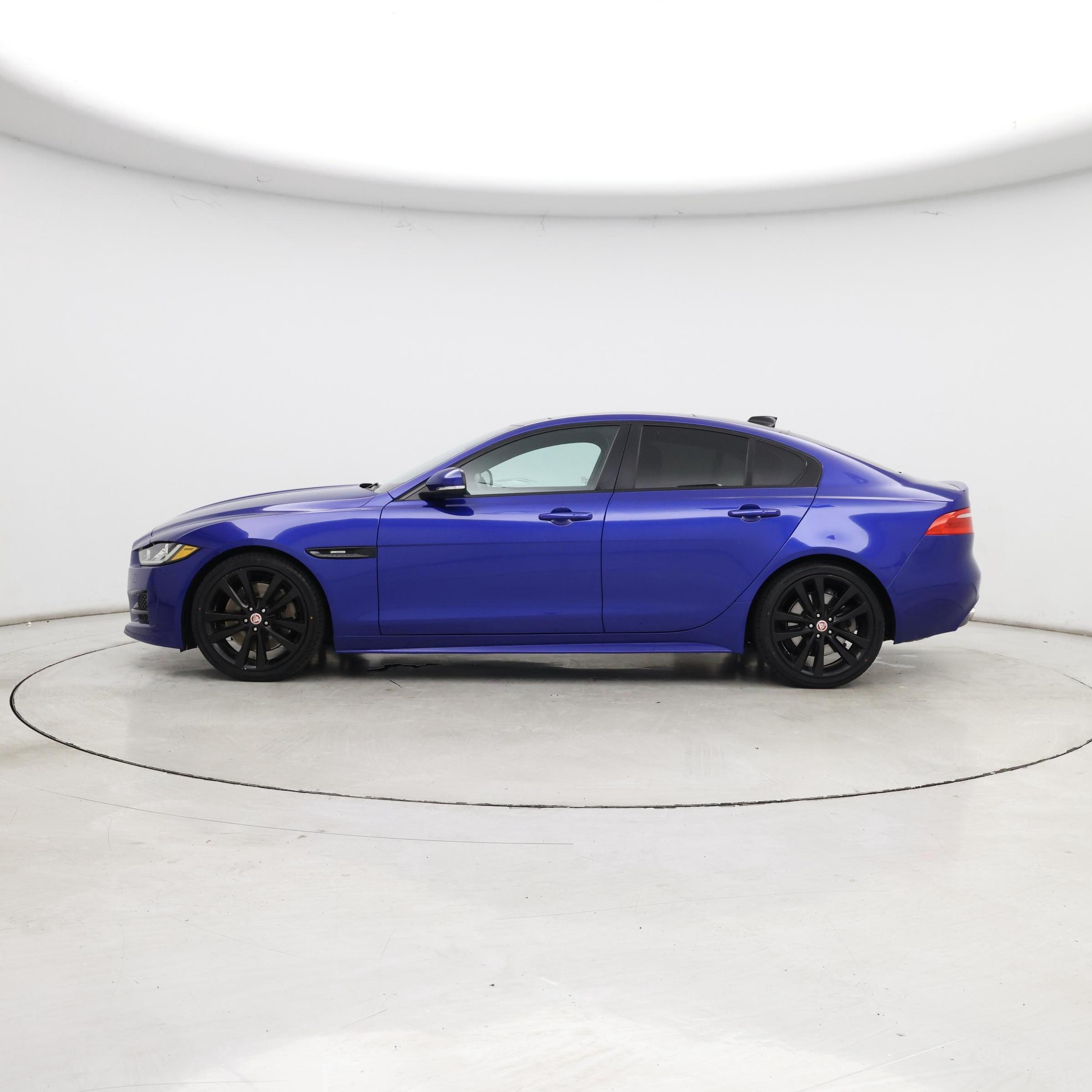 Thumbnail: 2017 Jaguar XE - 3