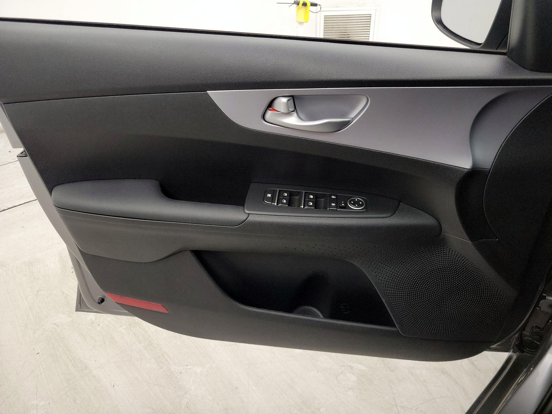 Thumbnail: 2024 Kia Forte - 12
