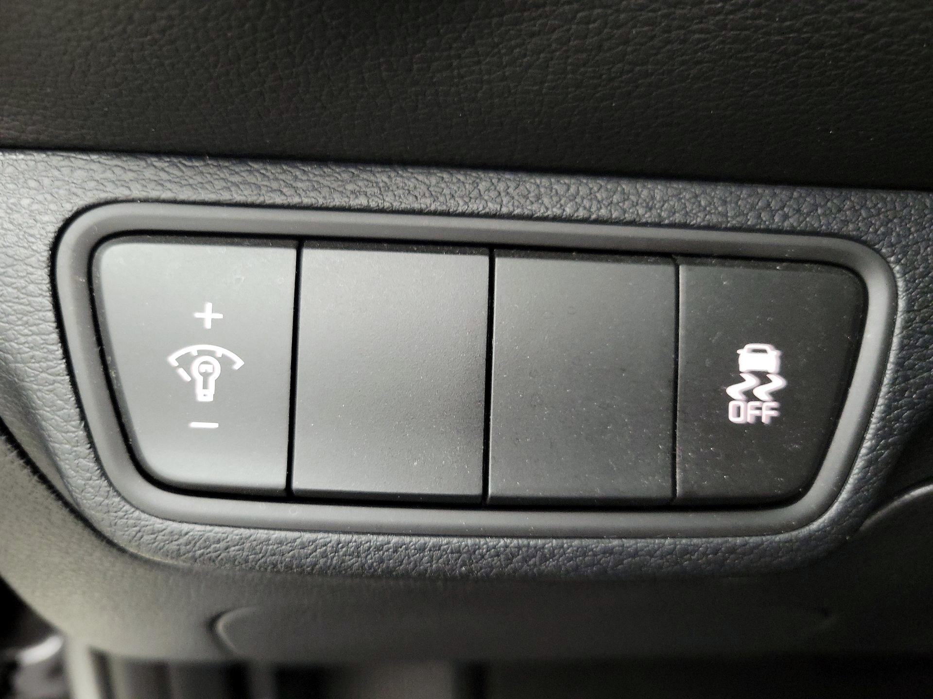 Thumbnail: 2024 Kia Forte - 13