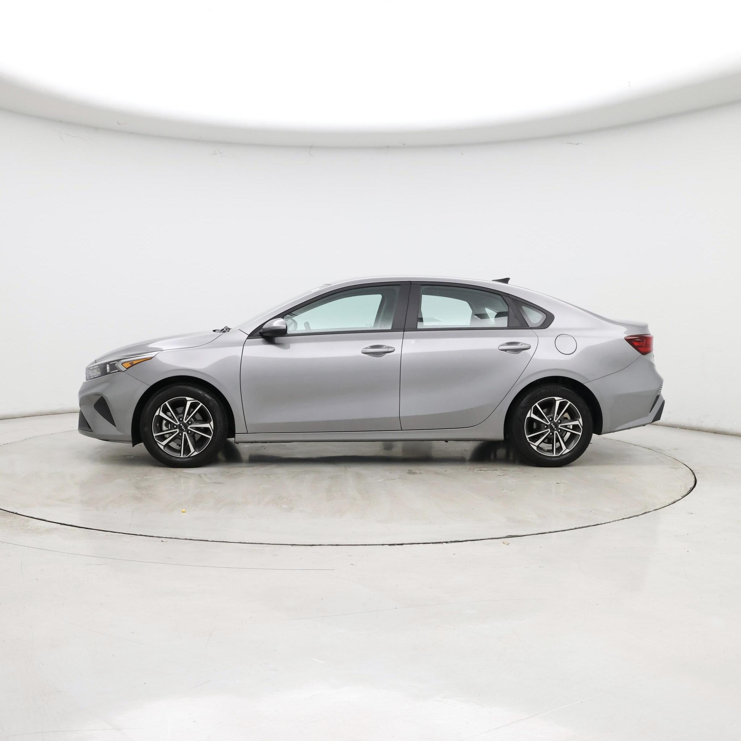 Thumbnail: 2024 Kia Forte - 3