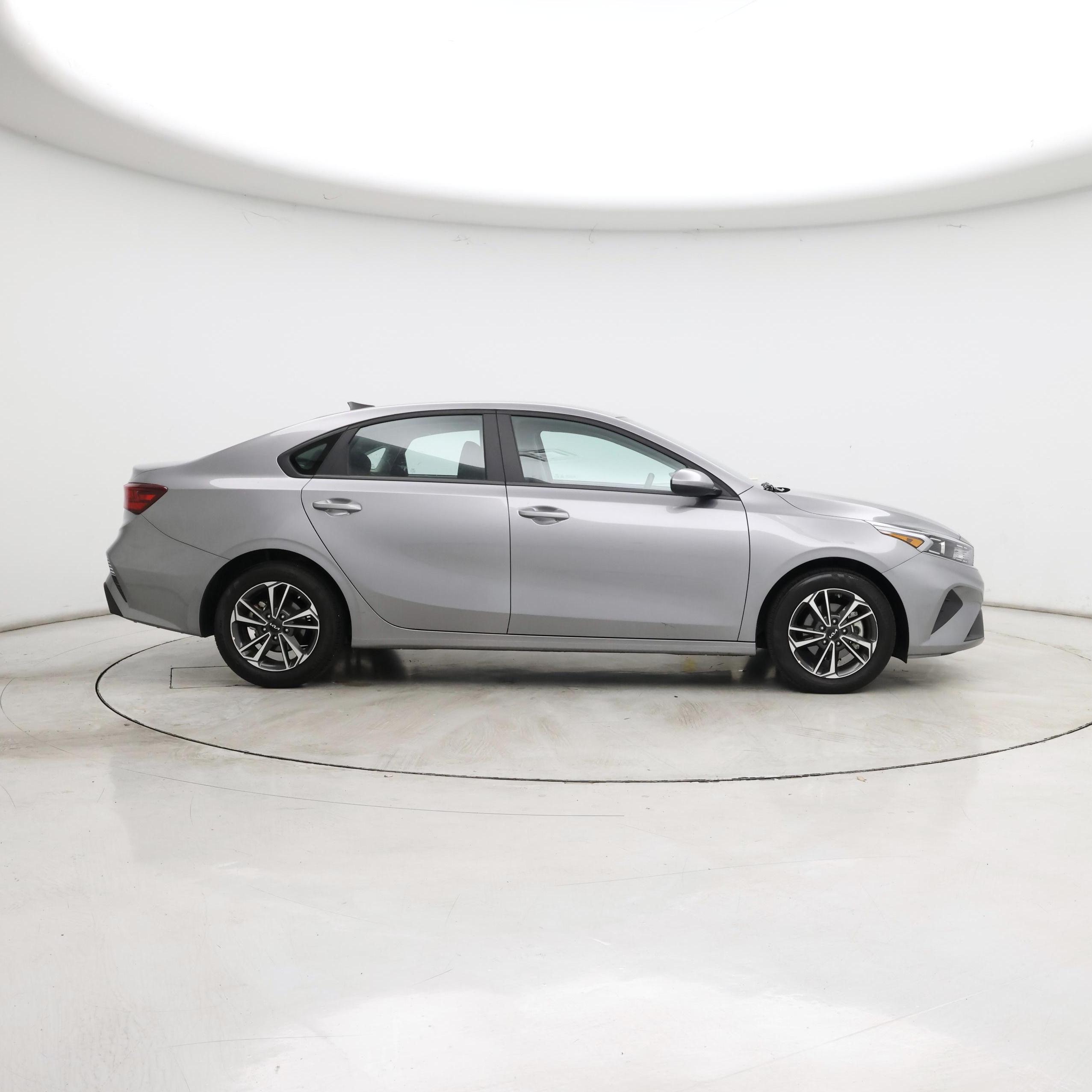 Thumbnail: 2024 Kia Forte - 7
