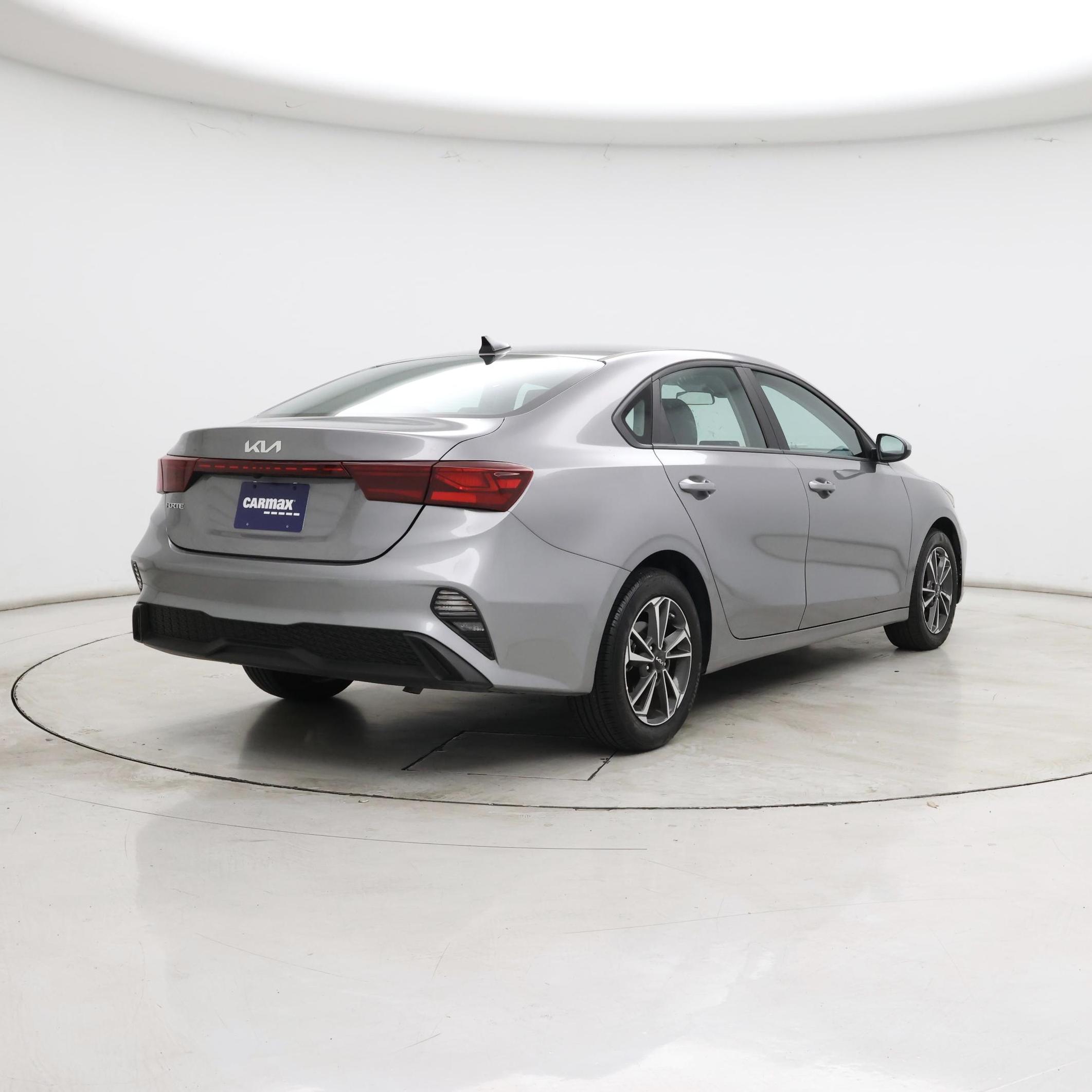 Thumbnail: 2024 Kia Forte - 8
