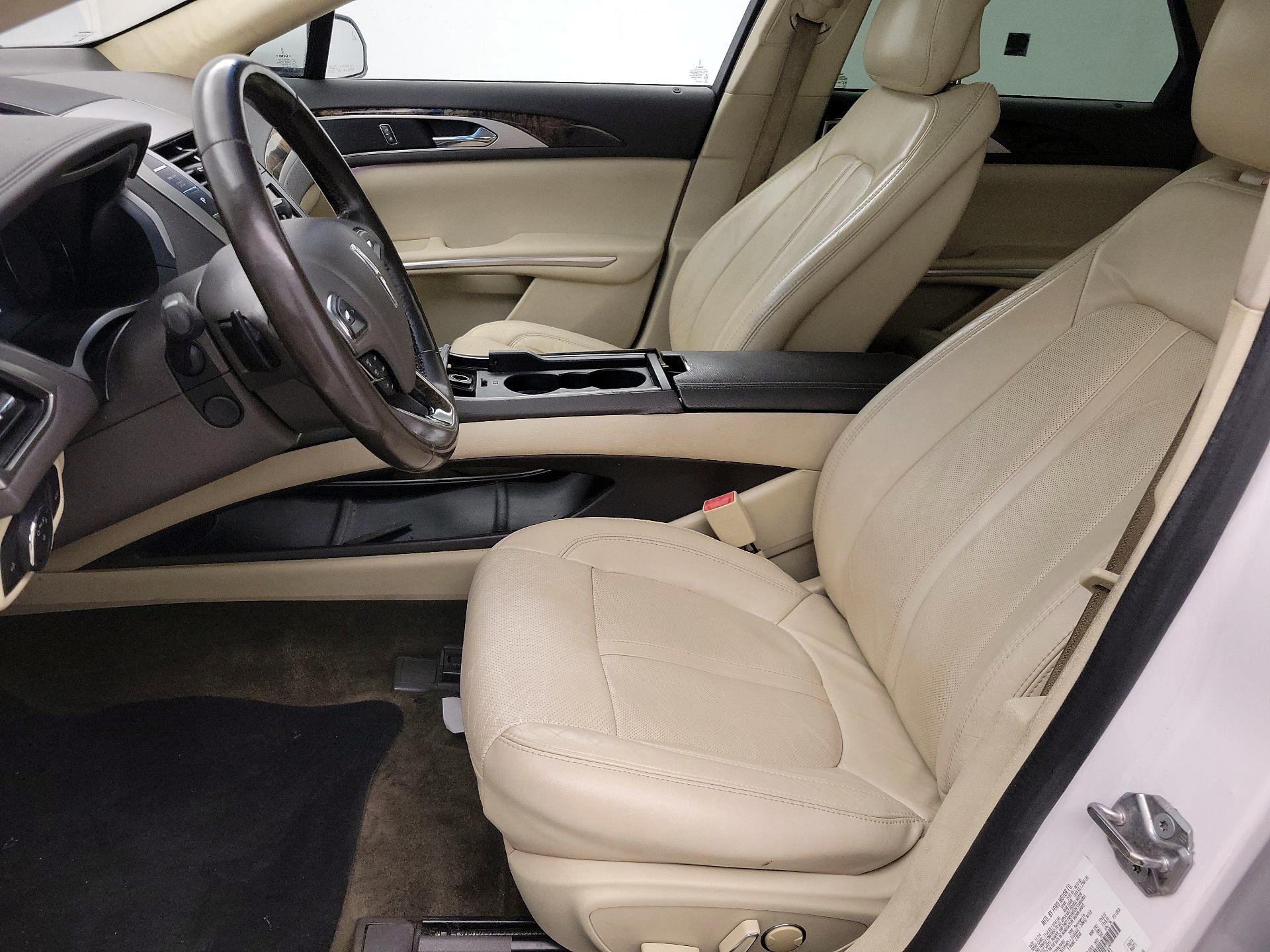 Thumbnail: 2015 Lincoln MKZ - 11