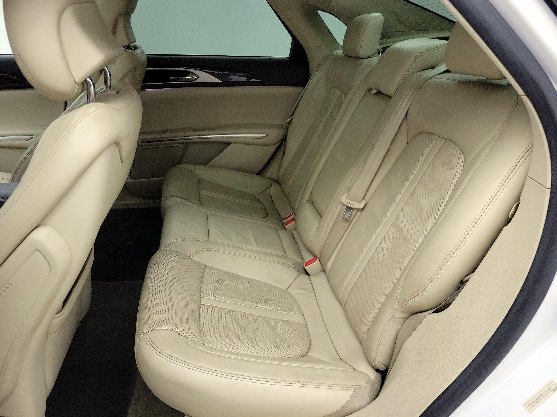 Thumbnail: 2015 Lincoln MKZ - 20