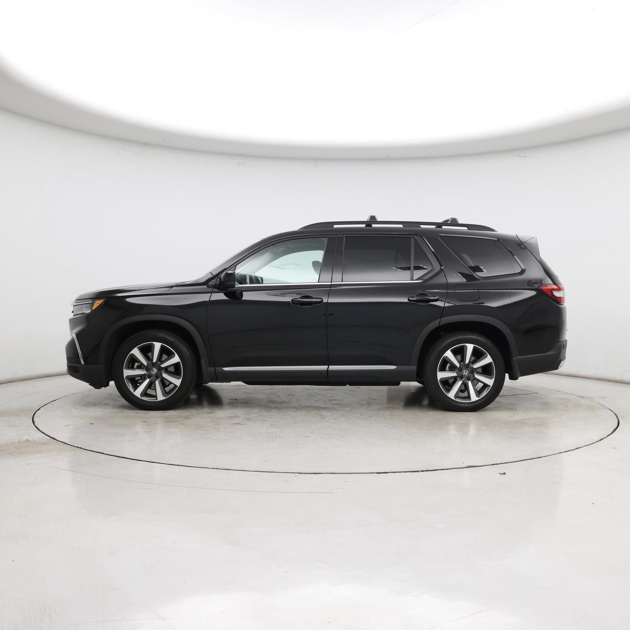 Thumbnail: 2023 Honda Pilot - 3
