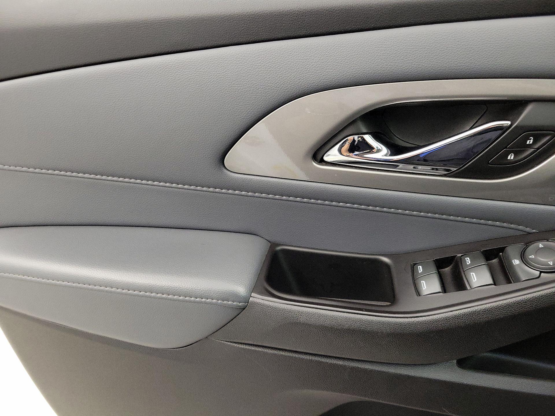 Thumbnail: 2020 Chevrolet Traverse - 12
