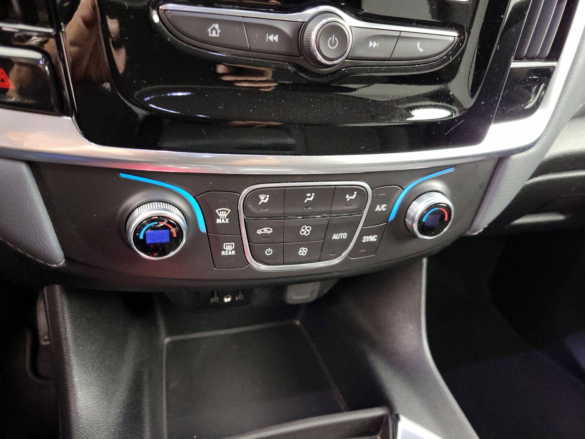 Thumbnail: 2020 Chevrolet Traverse - 17