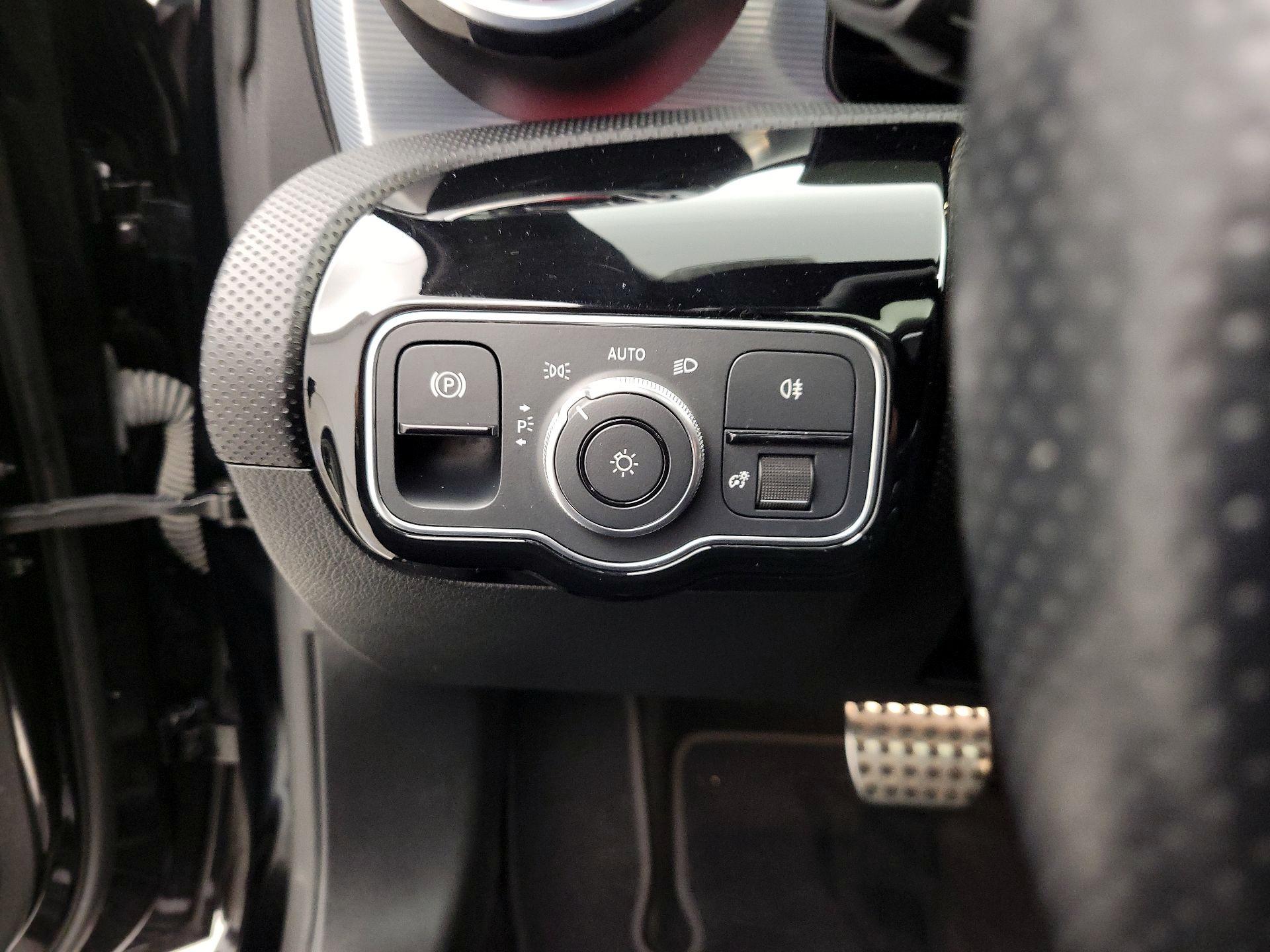 Thumbnail: 2022 Mercedes-Benz A-Class - 13