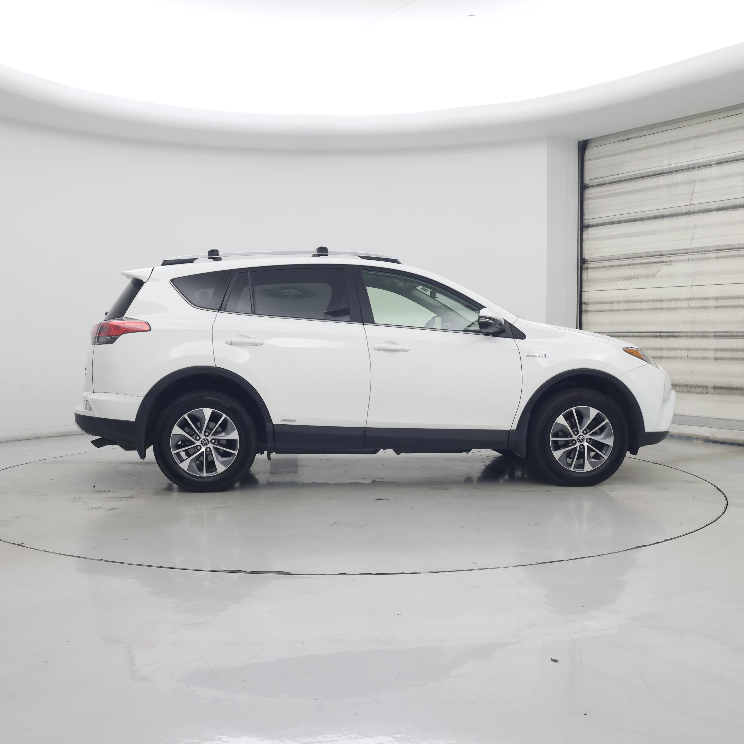 Thumbnail: 2016 Toyota RAV4 - 7