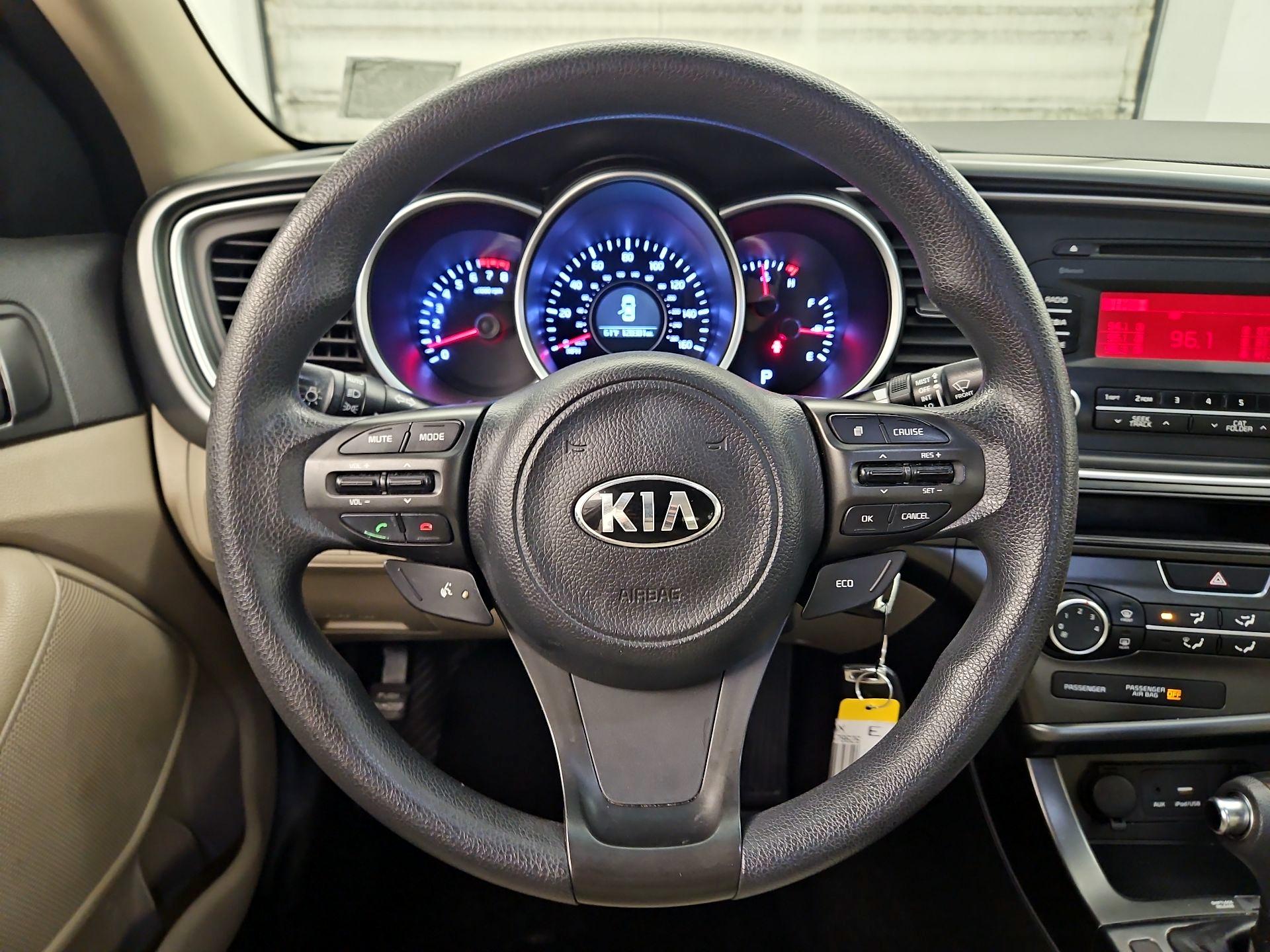 Thumbnail: 2015 Kia Optima - 10