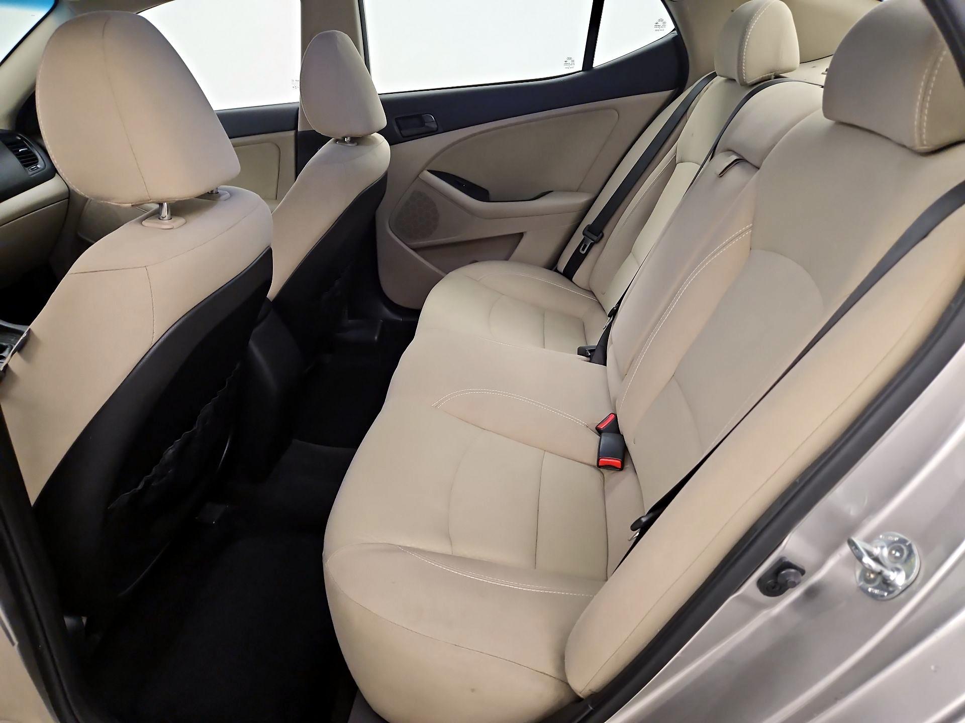 Thumbnail: 2015 Kia Optima - 18