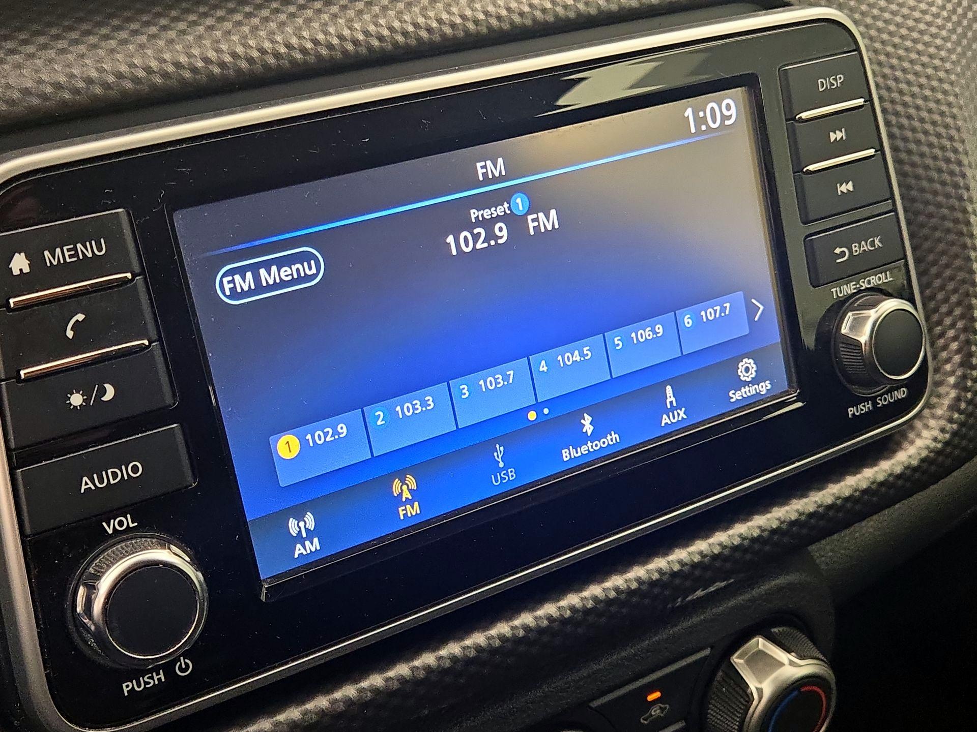 Thumbnail: 2020 Nissan Kicks - 15