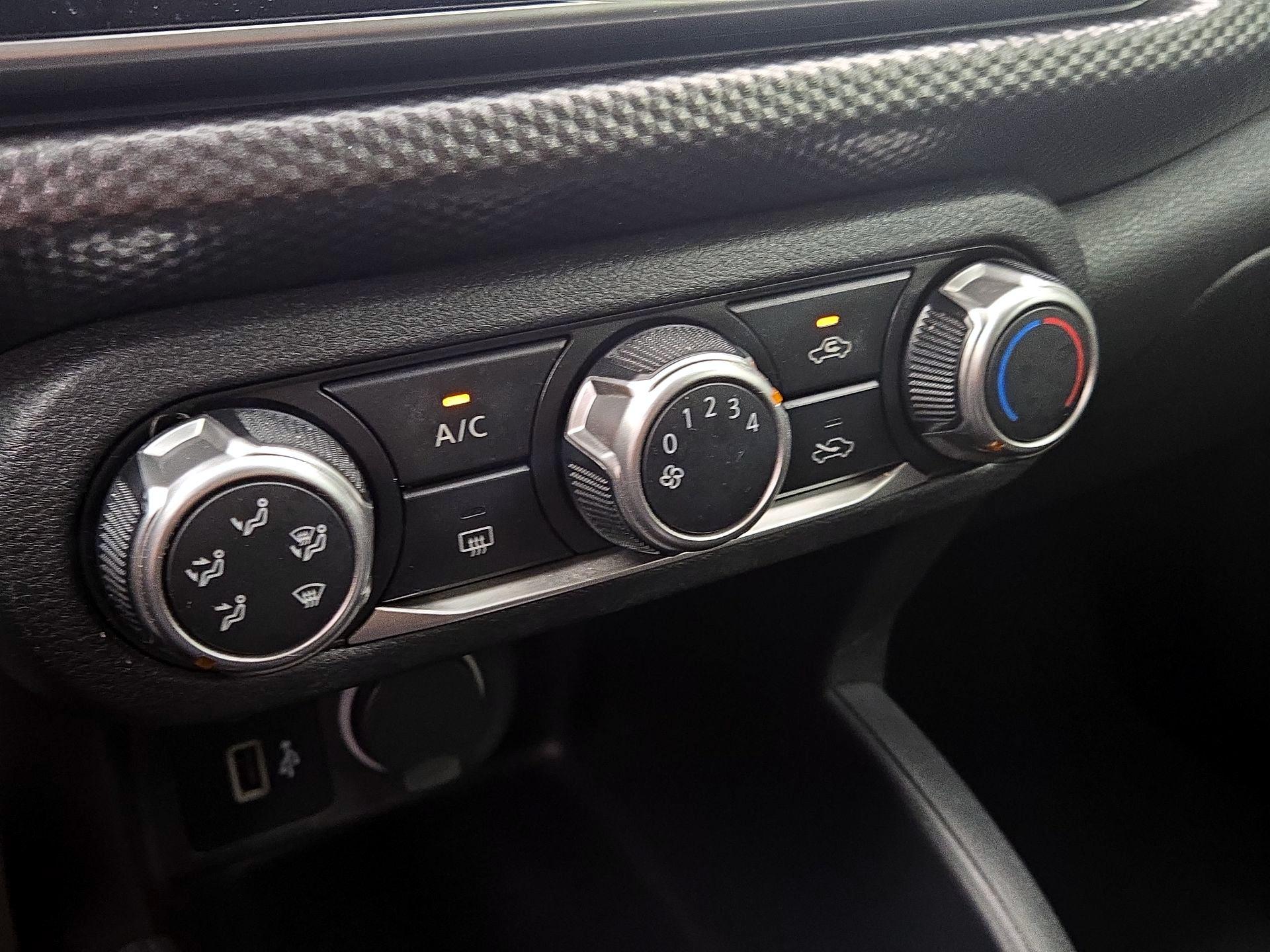 Thumbnail: 2020 Nissan Kicks - 16