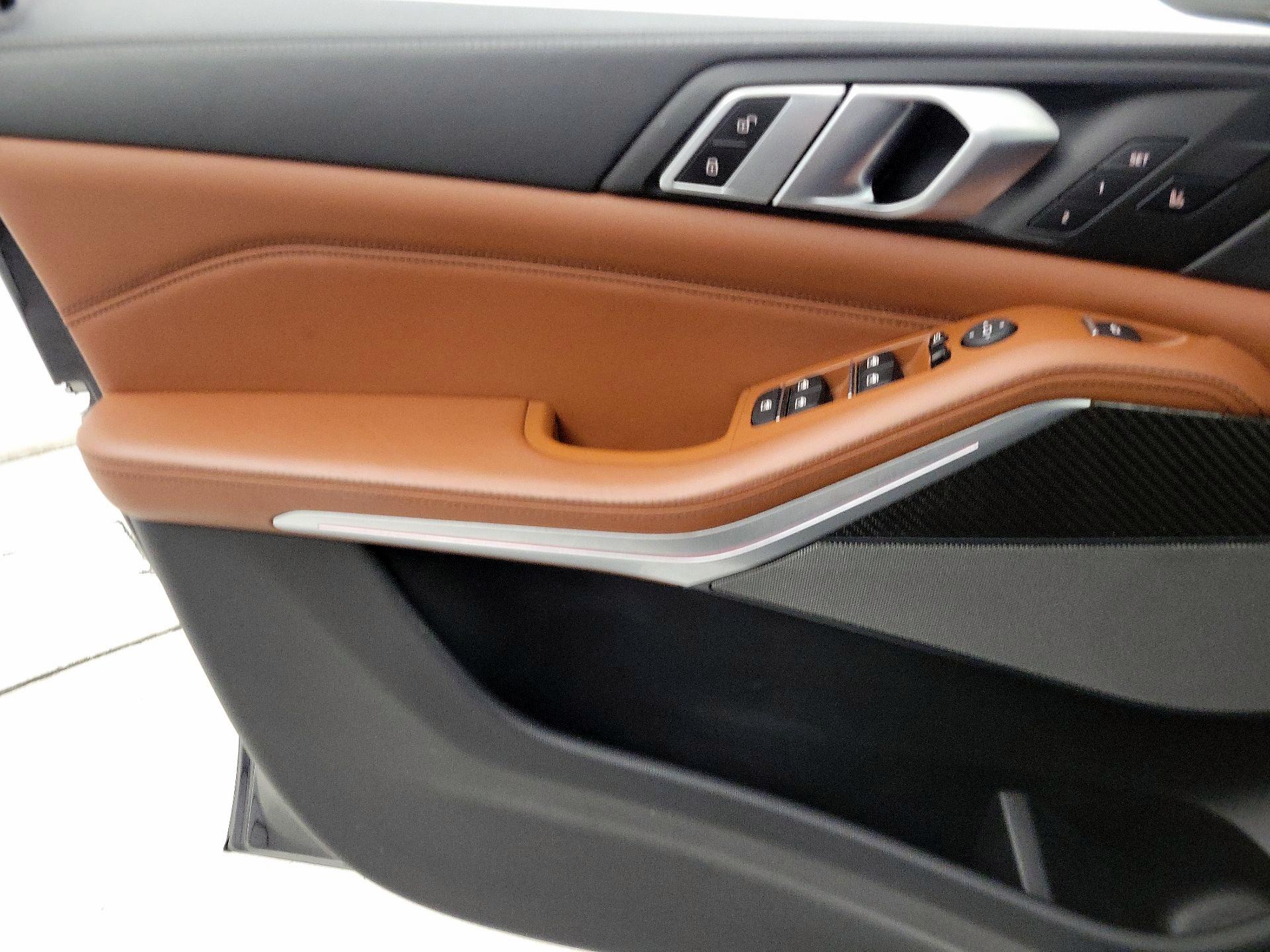 Thumbnail: 2022 BMW X5 - 12