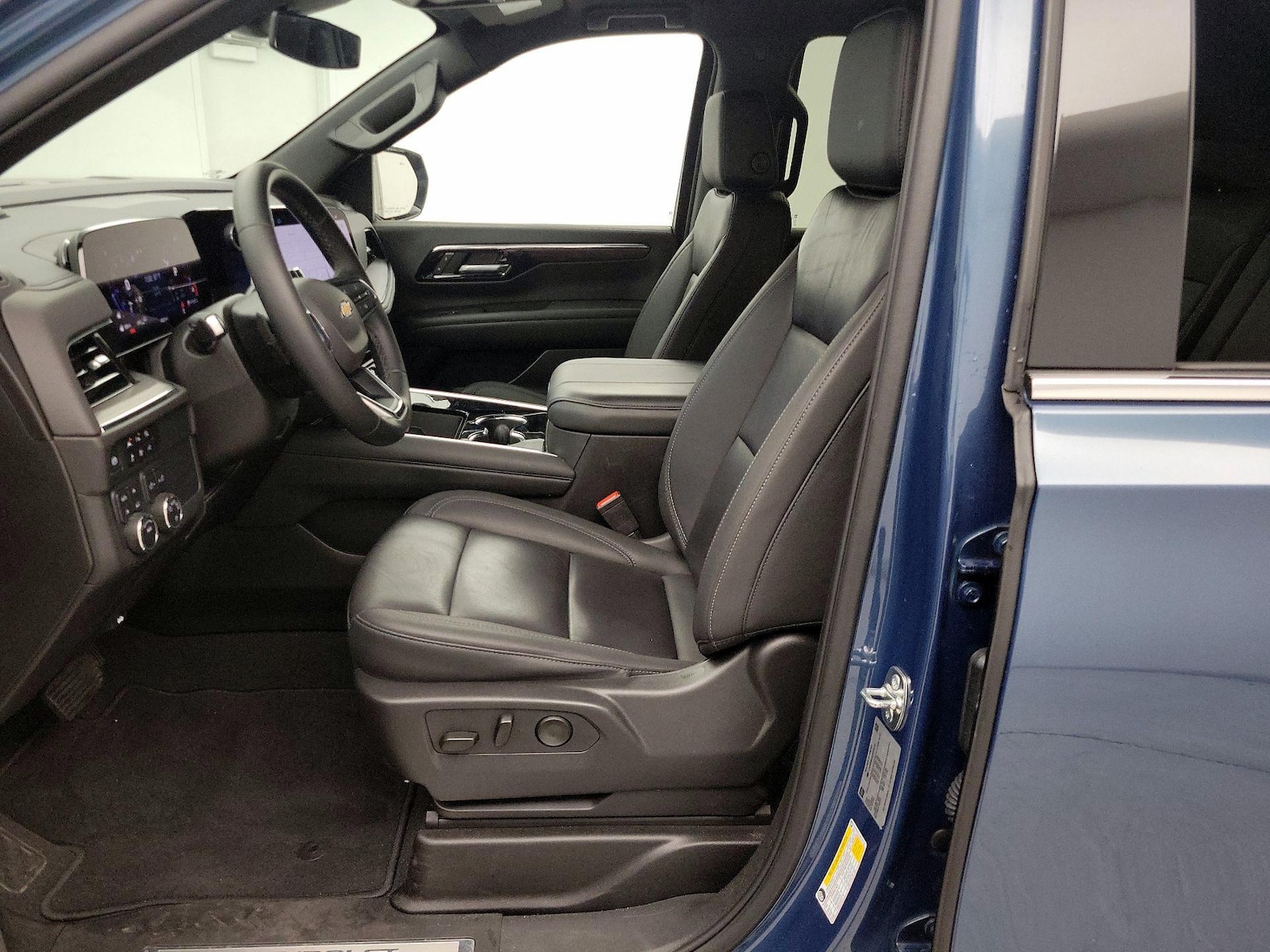 2025 Chevrolet Tahoe LT - Photo 12