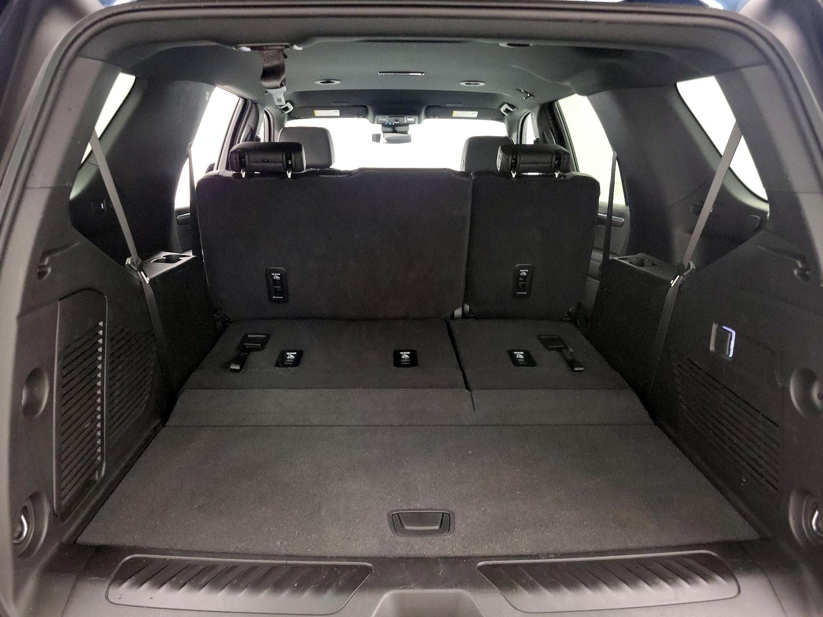 2025 Chevrolet Tahoe LT - Photo 24