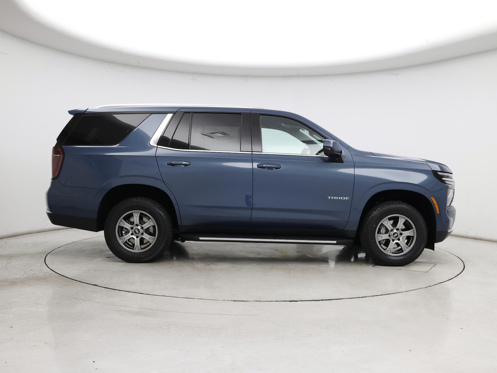 2025 Chevrolet Tahoe LT - Photo 8