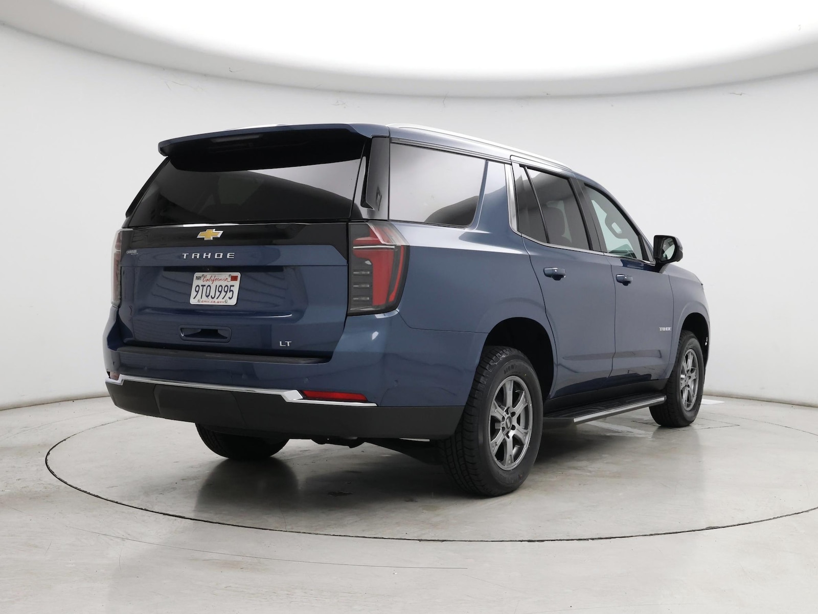 2025 Chevrolet Tahoe LT - Photo 9