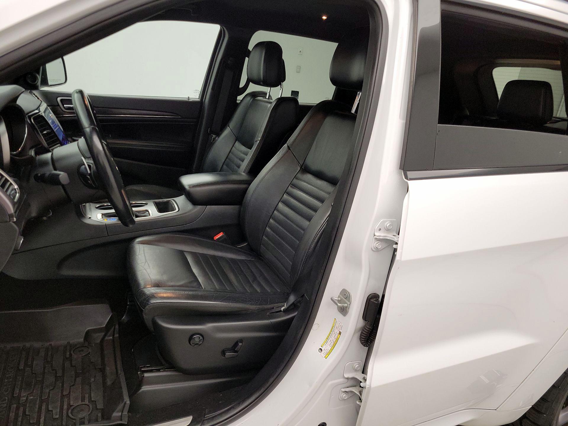 Thumbnail: 2019 Jeep Grand Cherokee - 11