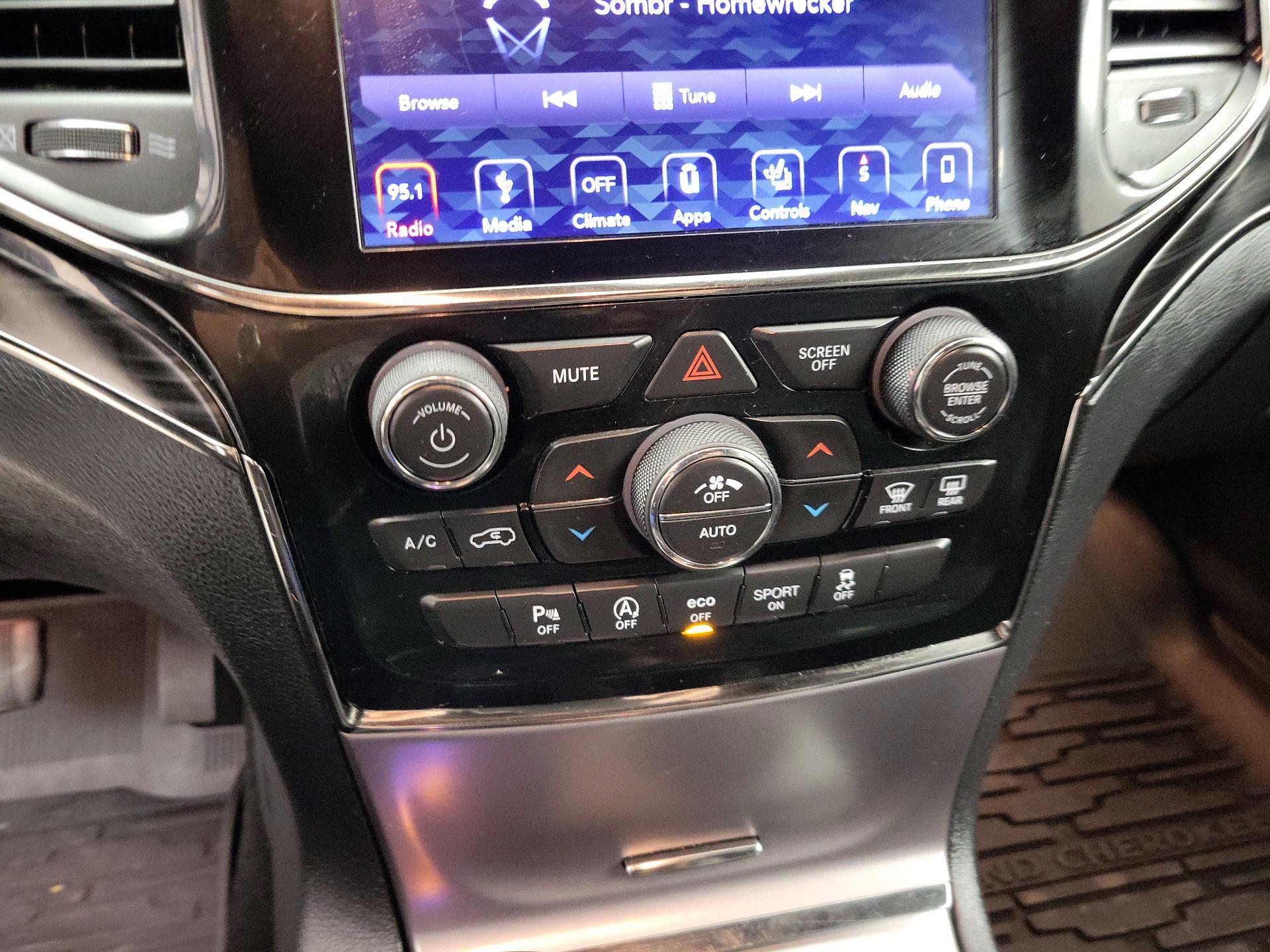 Thumbnail: 2019 Jeep Grand Cherokee - 17