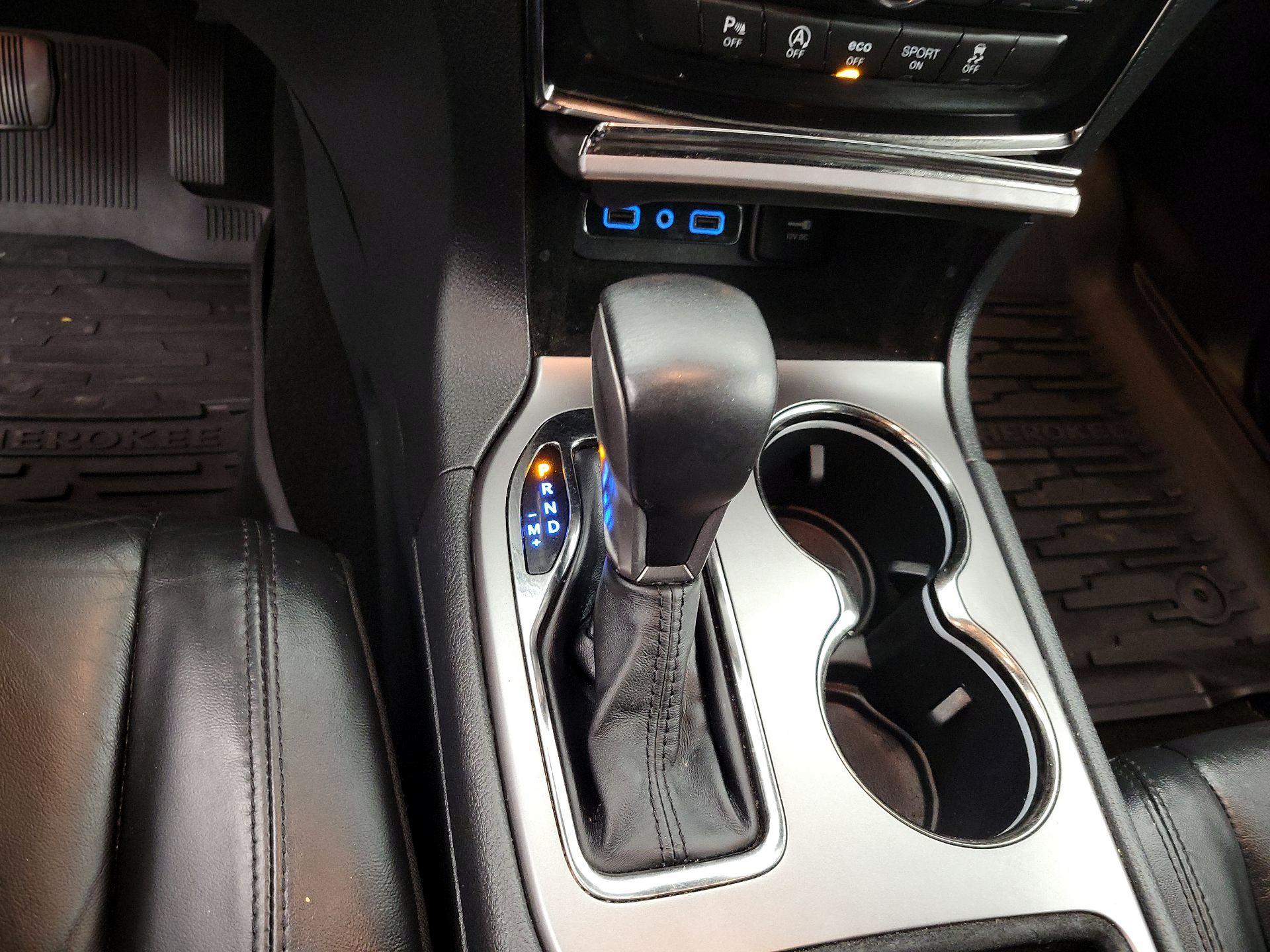 Thumbnail: 2019 Jeep Grand Cherokee - 18