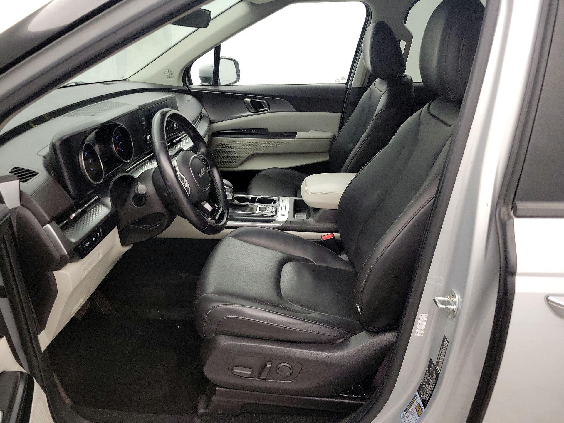 Thumbnail: 2022 Kia Carnival - 11