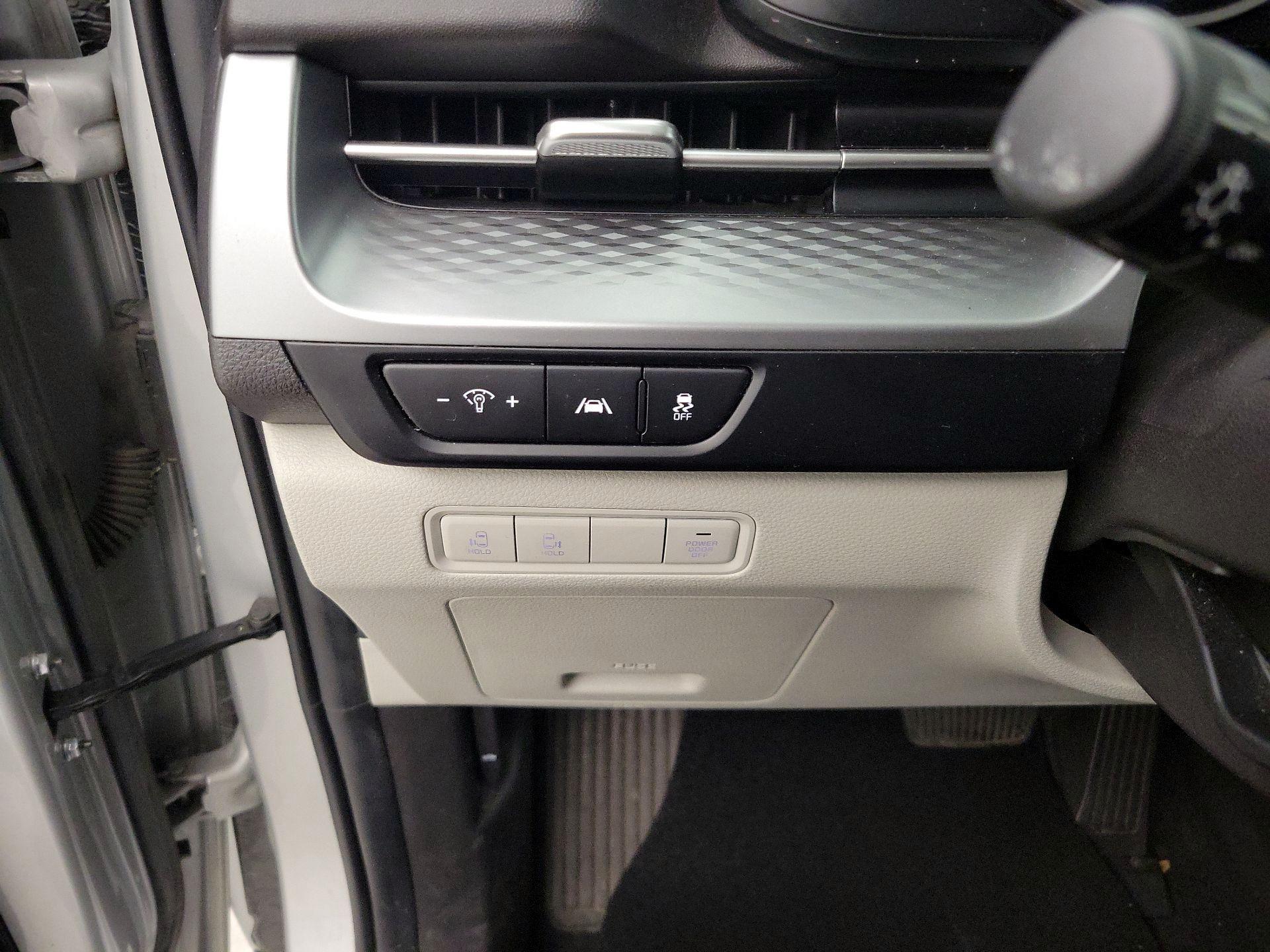 Thumbnail: 2022 Kia Carnival - 13