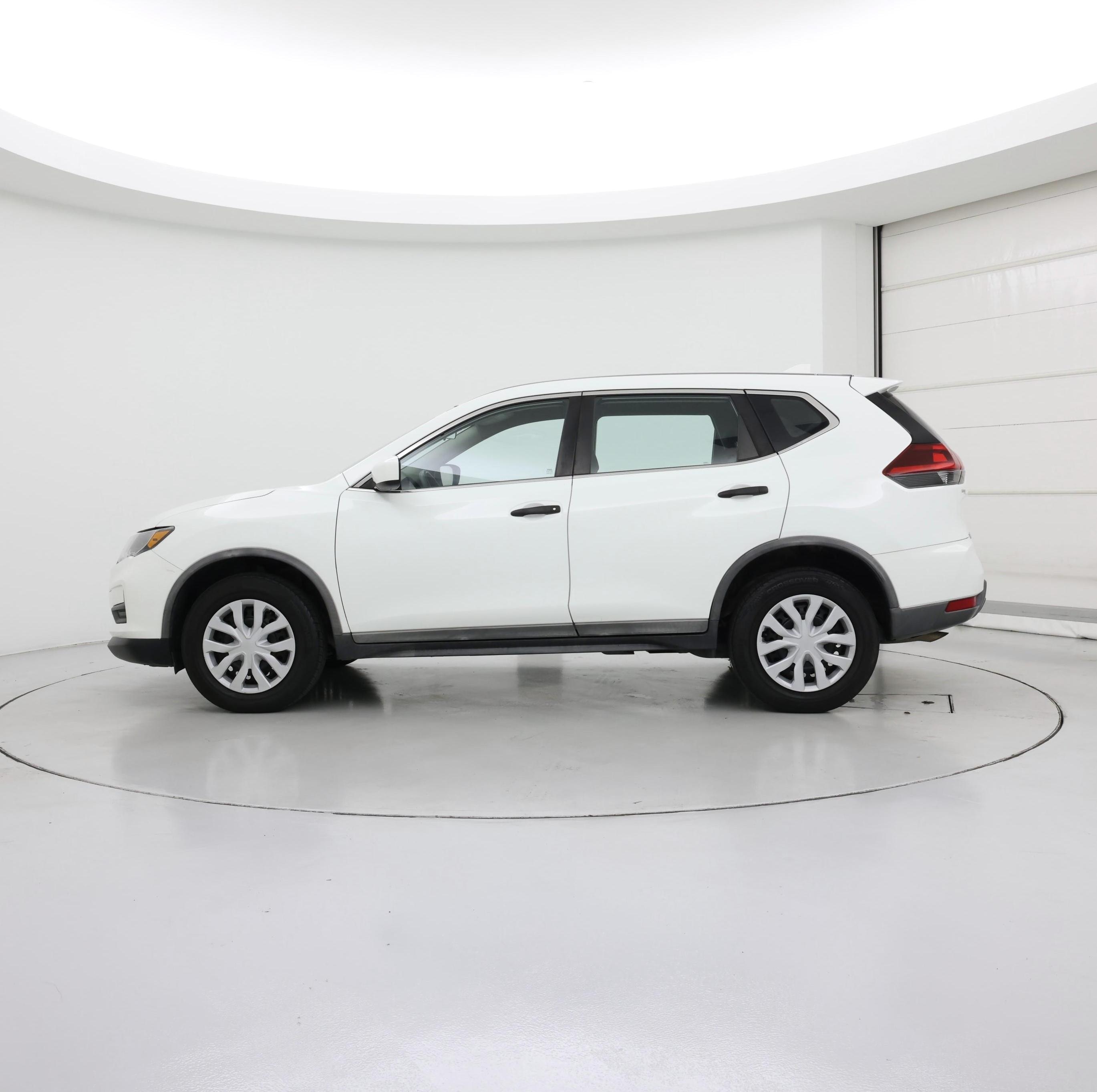 Thumbnail: 2018 Nissan Rogue - 3