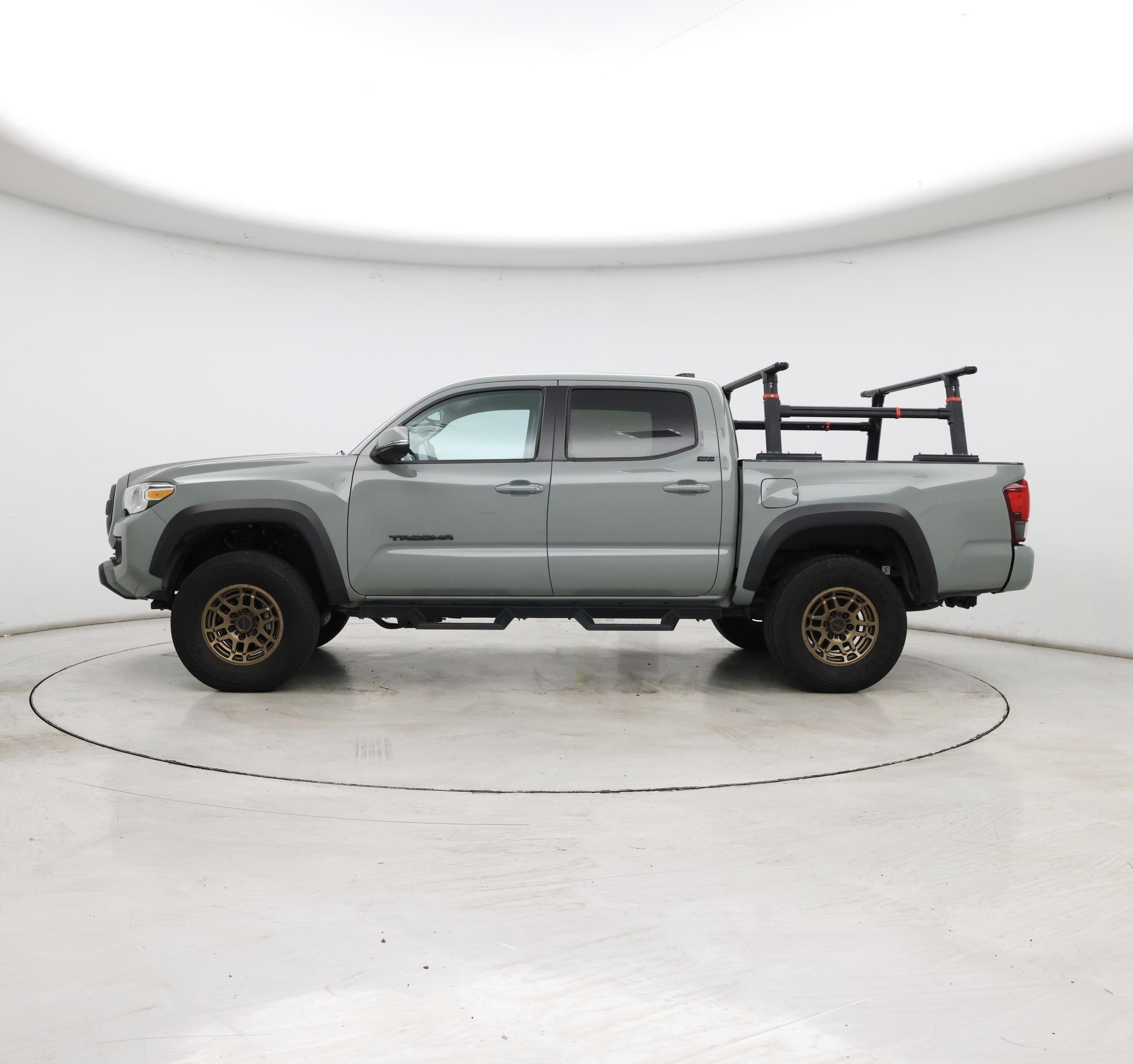 Thumbnail: 2023 Toyota Tacoma - 3