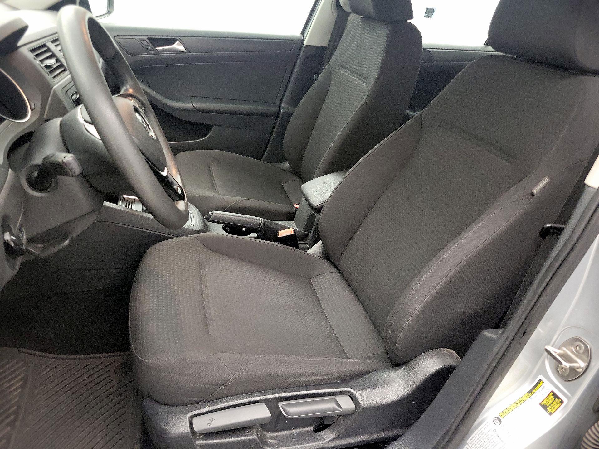 Thumbnail: 2015 Volkswagen Jetta - 11