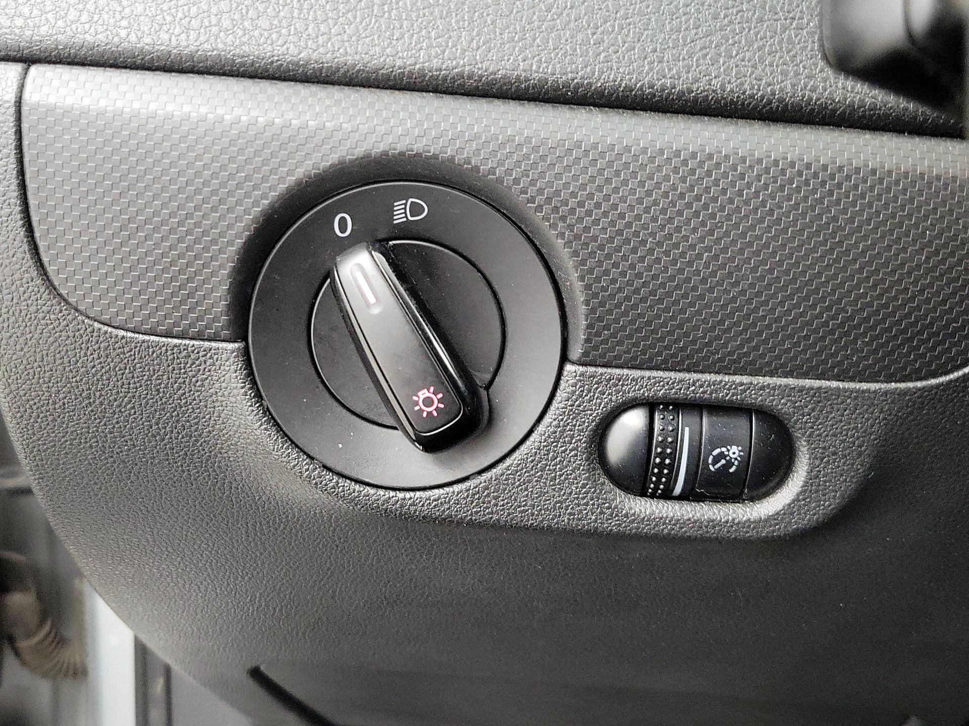 Thumbnail: 2015 Volkswagen Jetta - 13