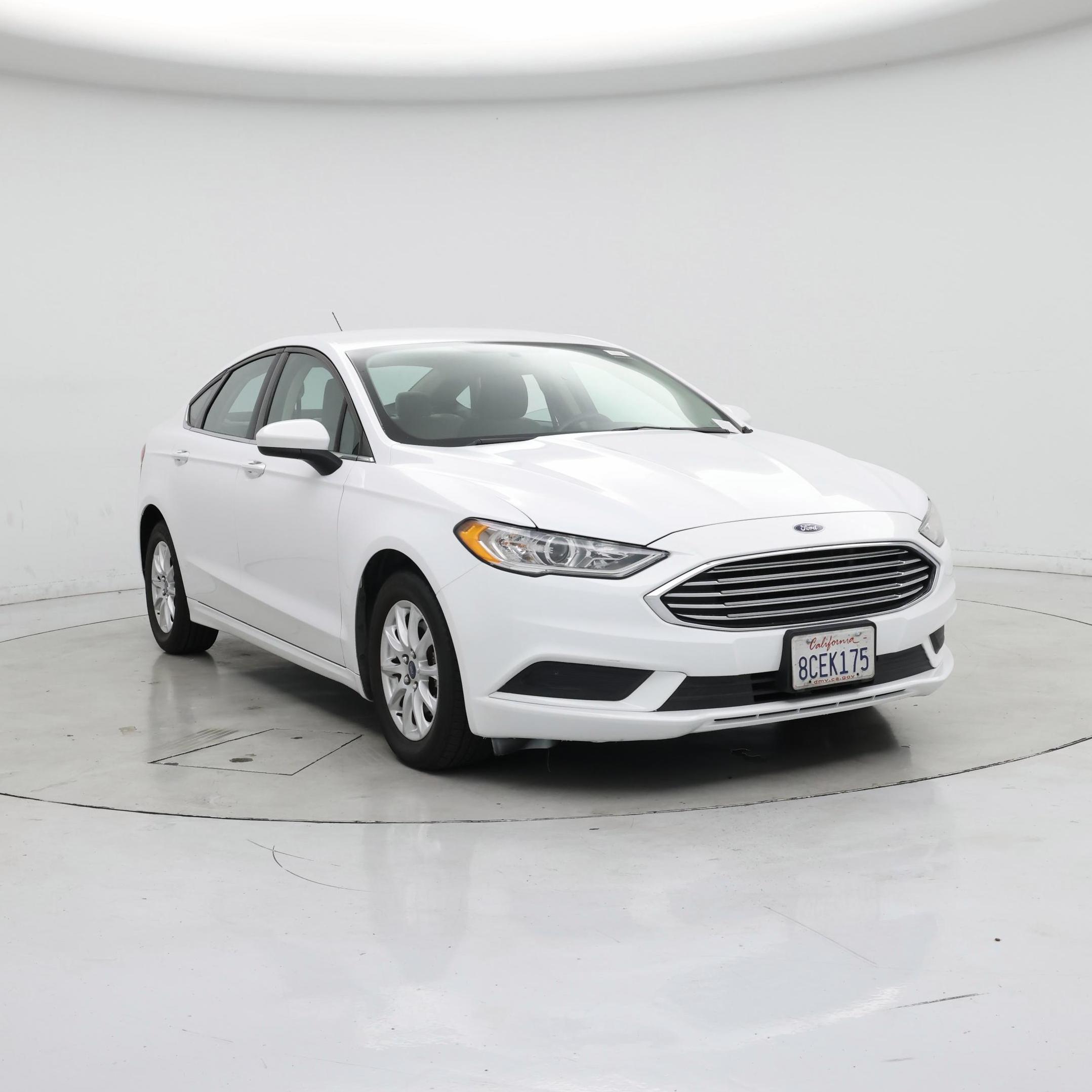 White 2018 Ford Fusion Sedan Front-Wheel Drive Automatic
