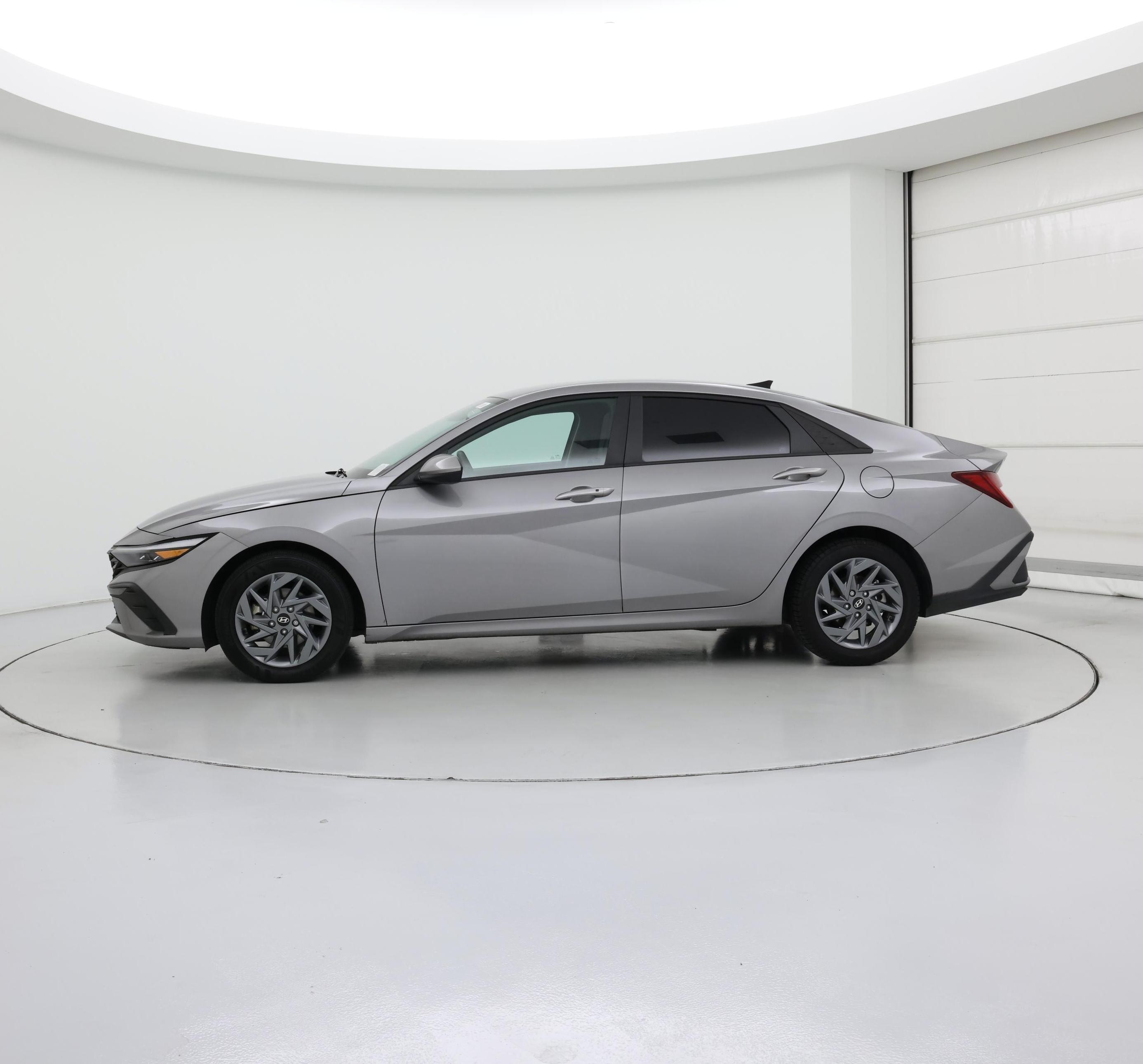 Thumbnail: 2025 Hyundai Elantra - 3