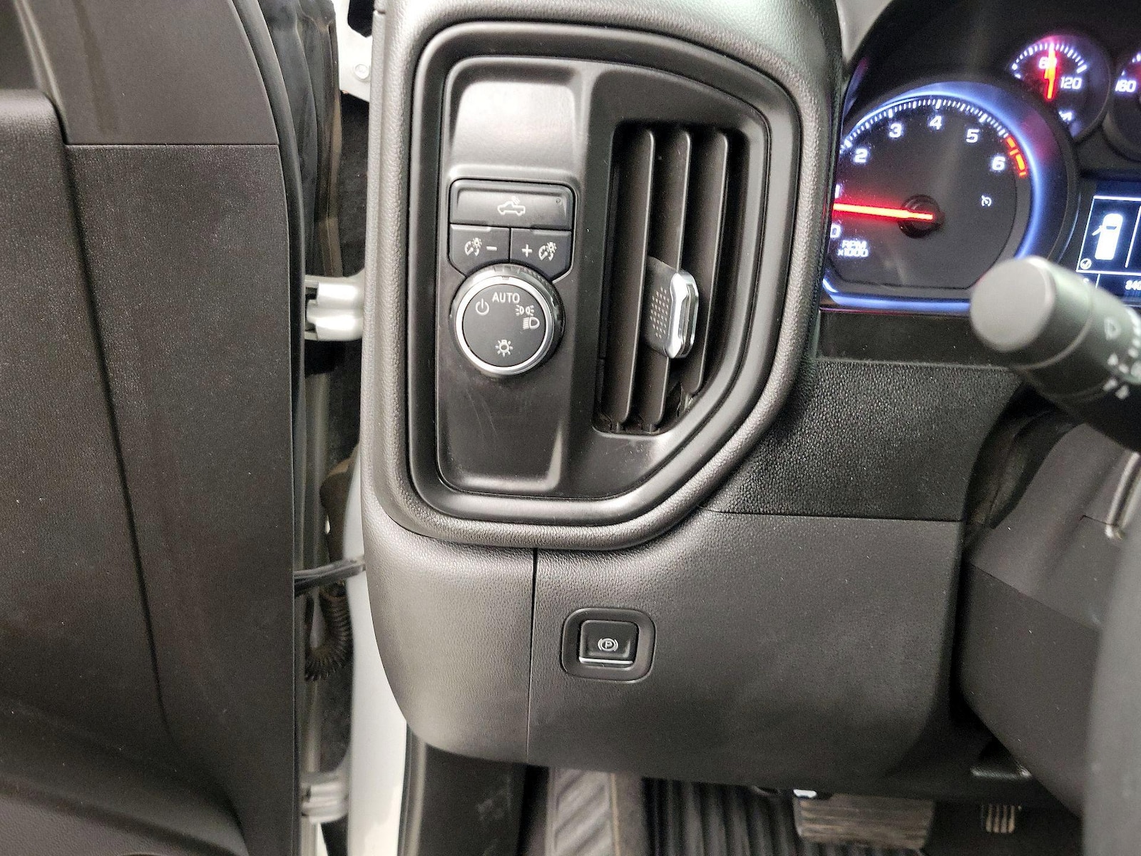 2020 Chevrolet Silverado 1500 Custom - Photo 14