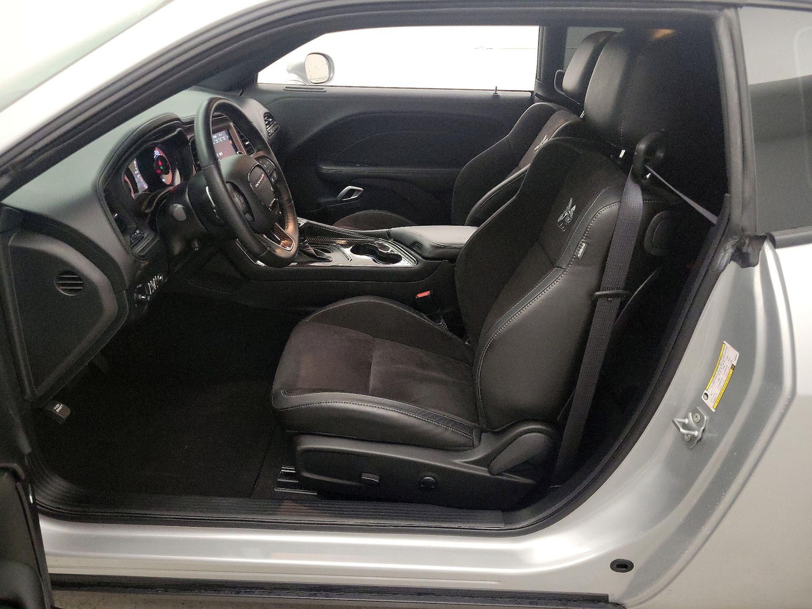 Power Seat(s) & Side Airbags